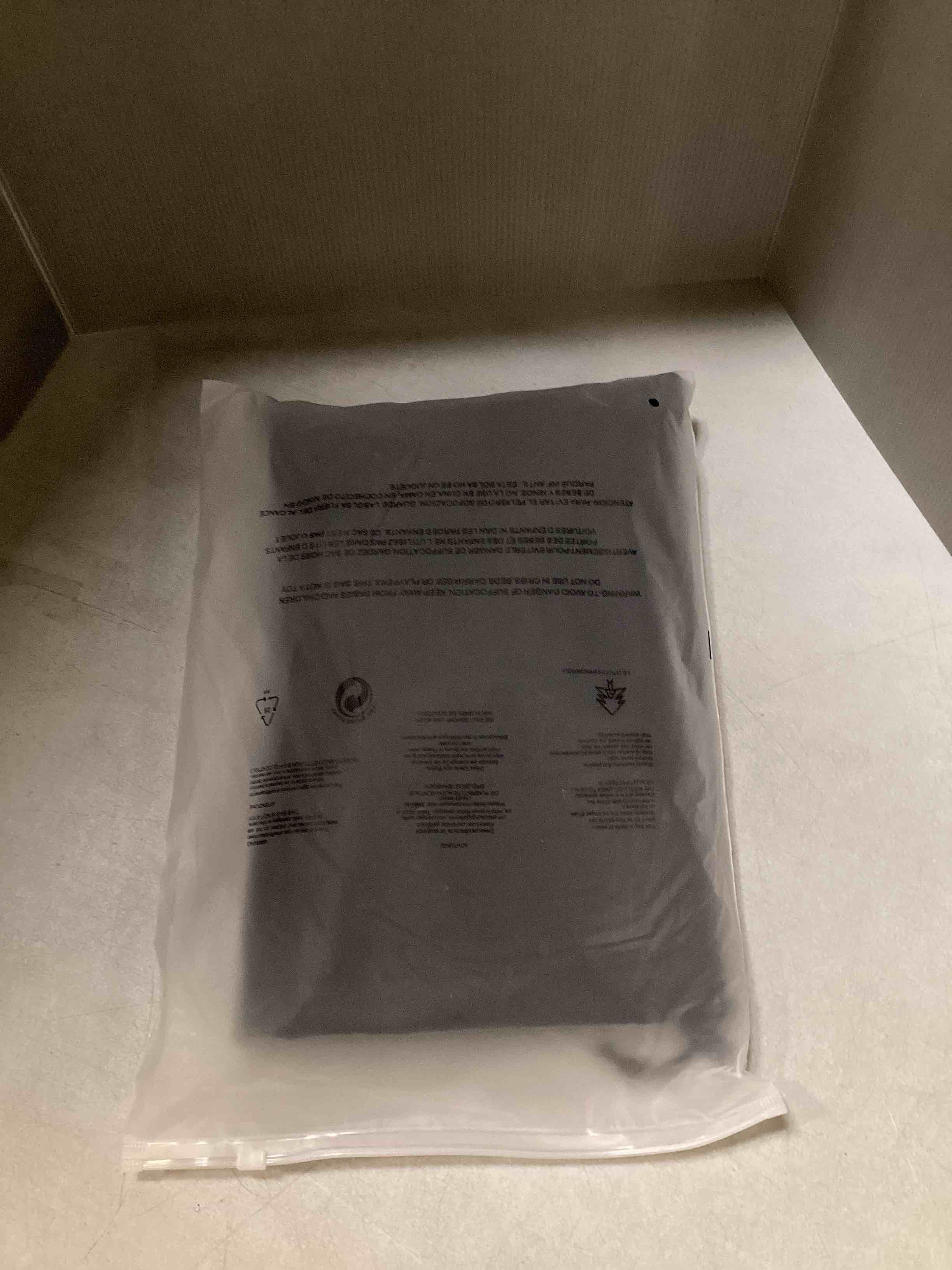 https://s3.amazonaws.com/lotting-images-prod/bidfta/TEA1959968_1744895317496.jpeg
