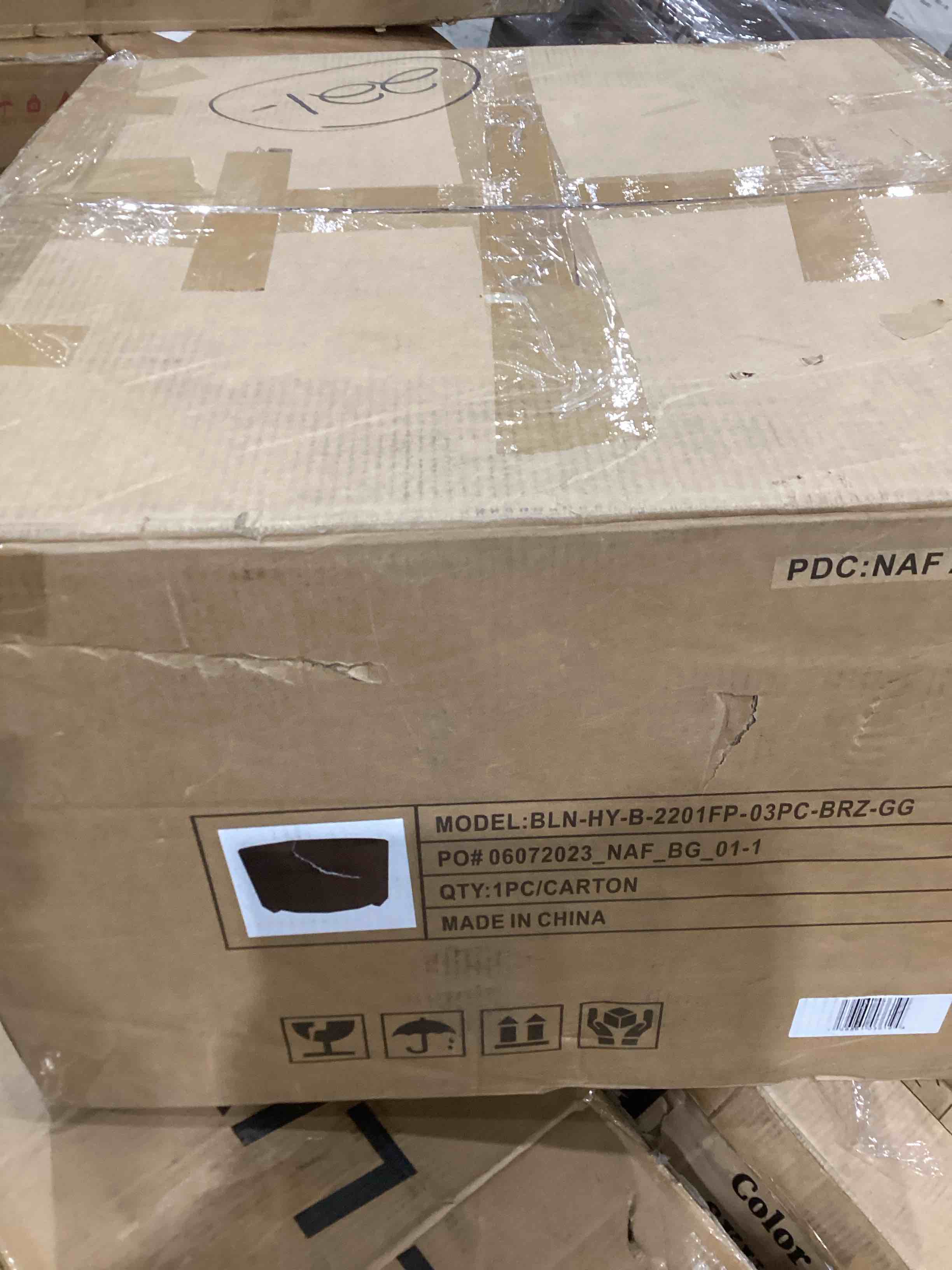 https://s3.amazonaws.com/lotting-images-prod/bidfta/TEA1966013_1754321901027.jpeg