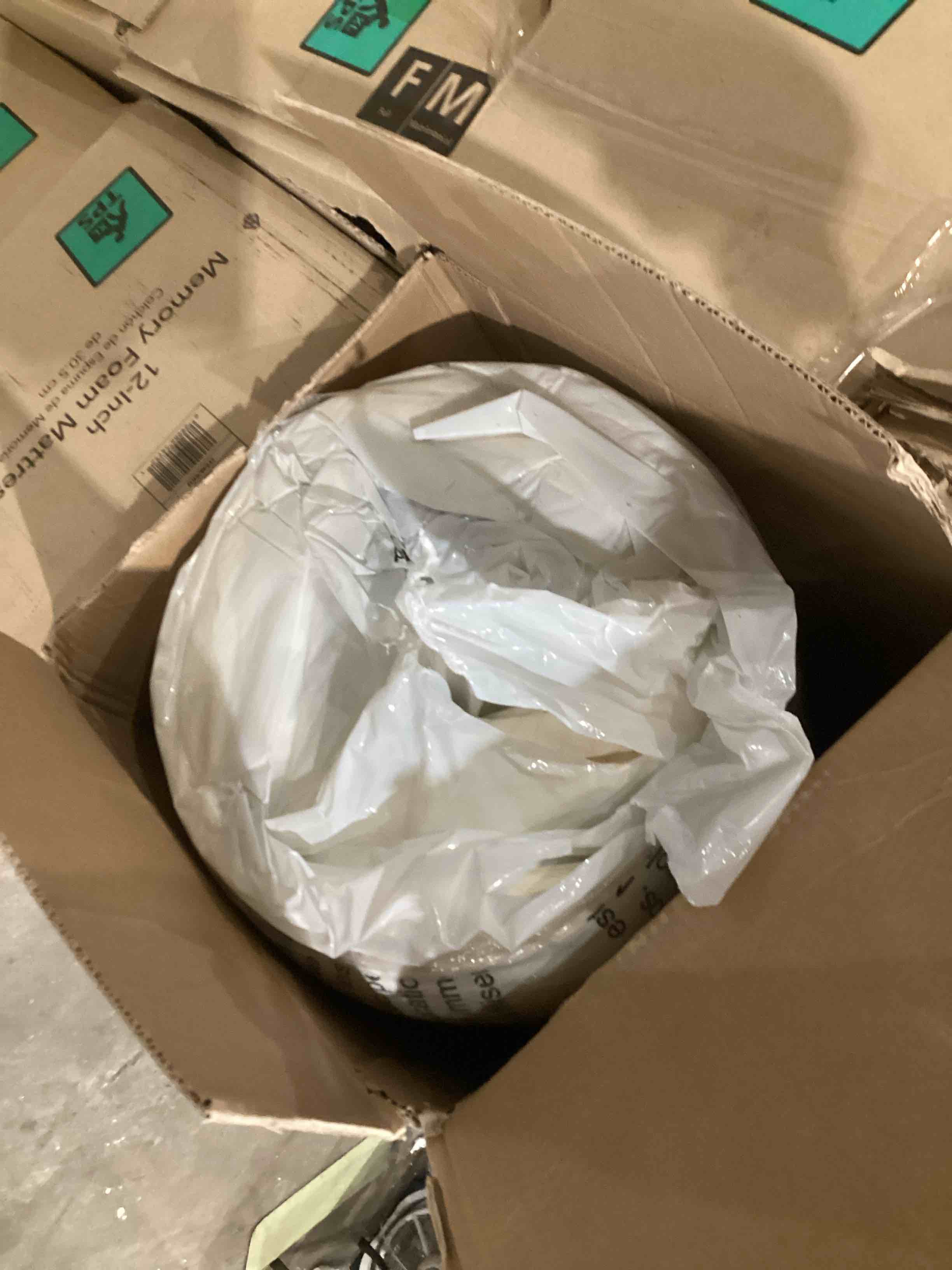 https://s3.amazonaws.com/lotting-images-prod/bidfta/TEA1966041_1754332350610.jpeg