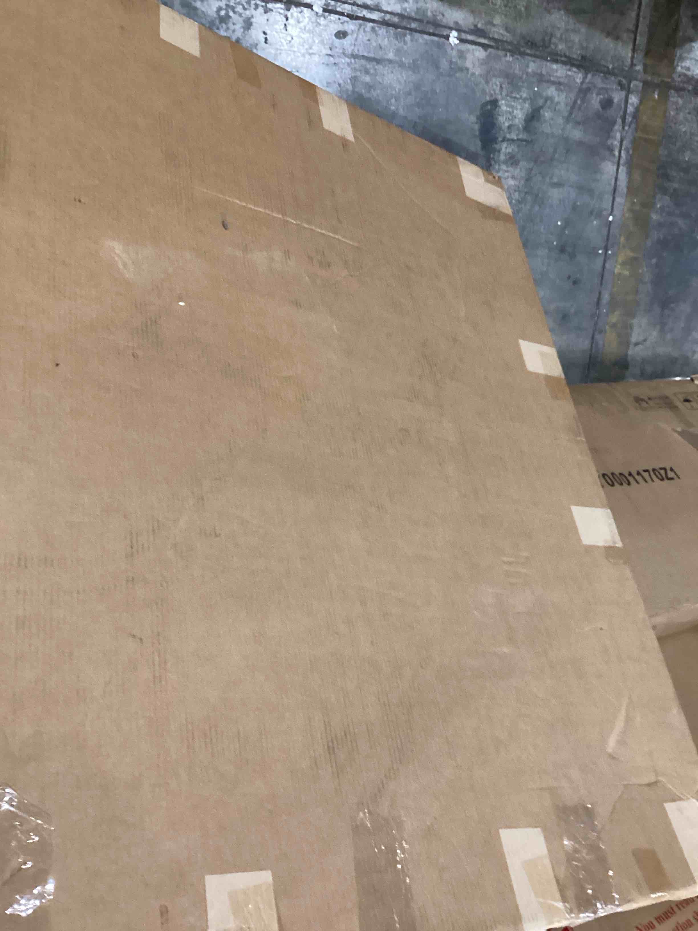 https://s3.amazonaws.com/lotting-images-prod/bidfta/TEA1966102_1754396975182.jpeg