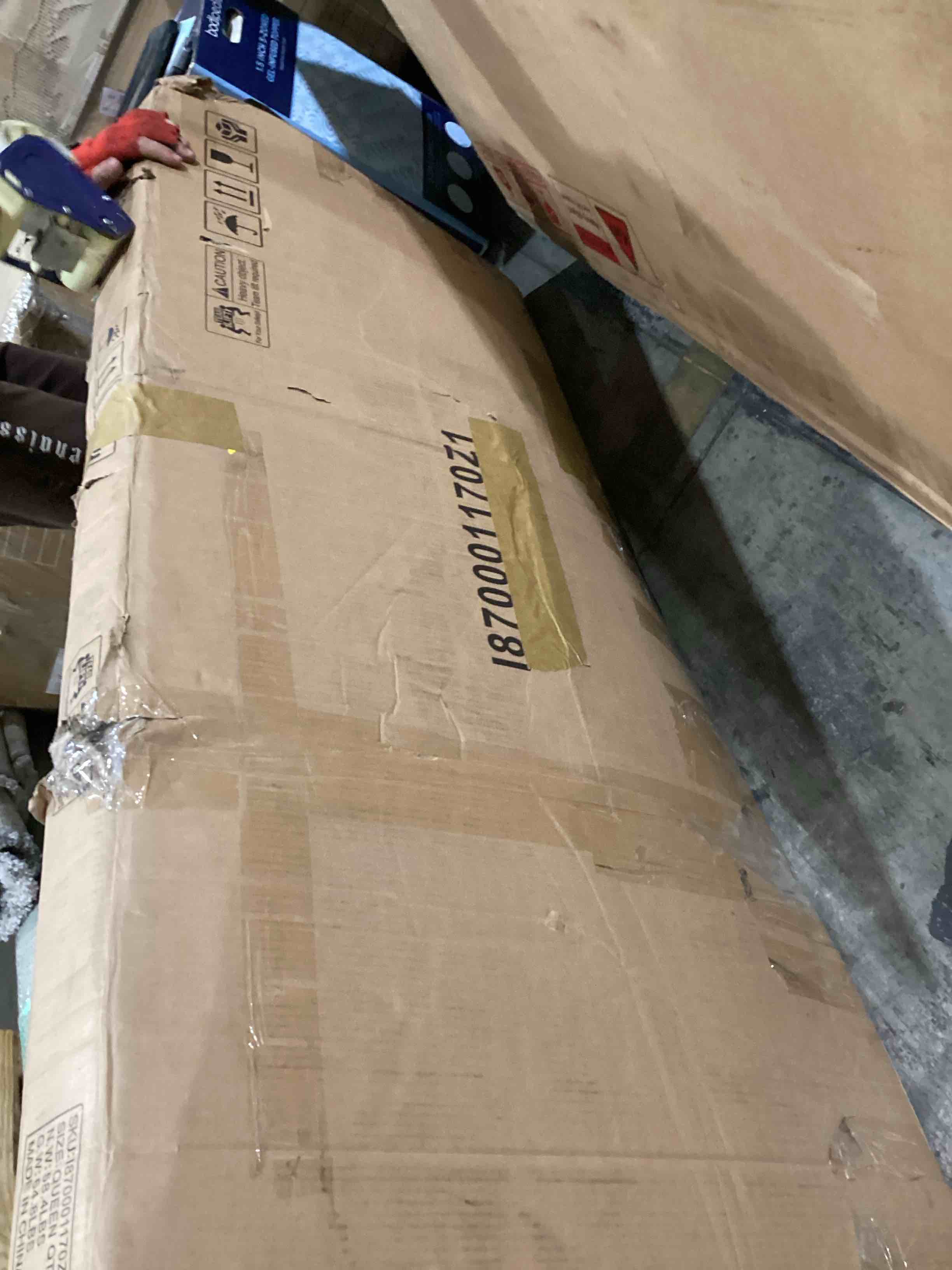 https://s3.amazonaws.com/lotting-images-prod/bidfta/TEA1966136_1754397143520.jpeg