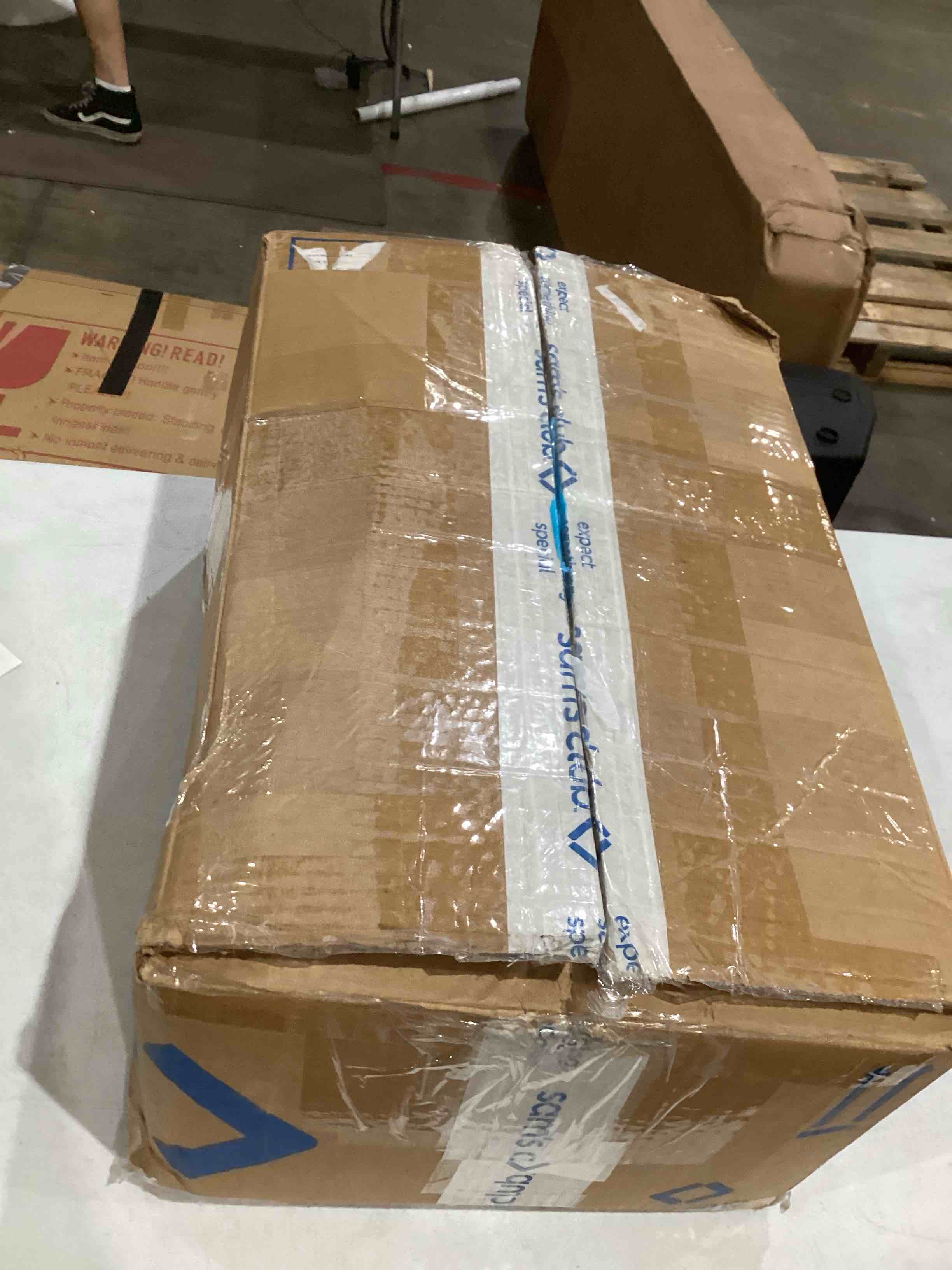 https://s3.amazonaws.com/lotting-images-prod/bidfta/TEA1966137_1754420378235.jpeg