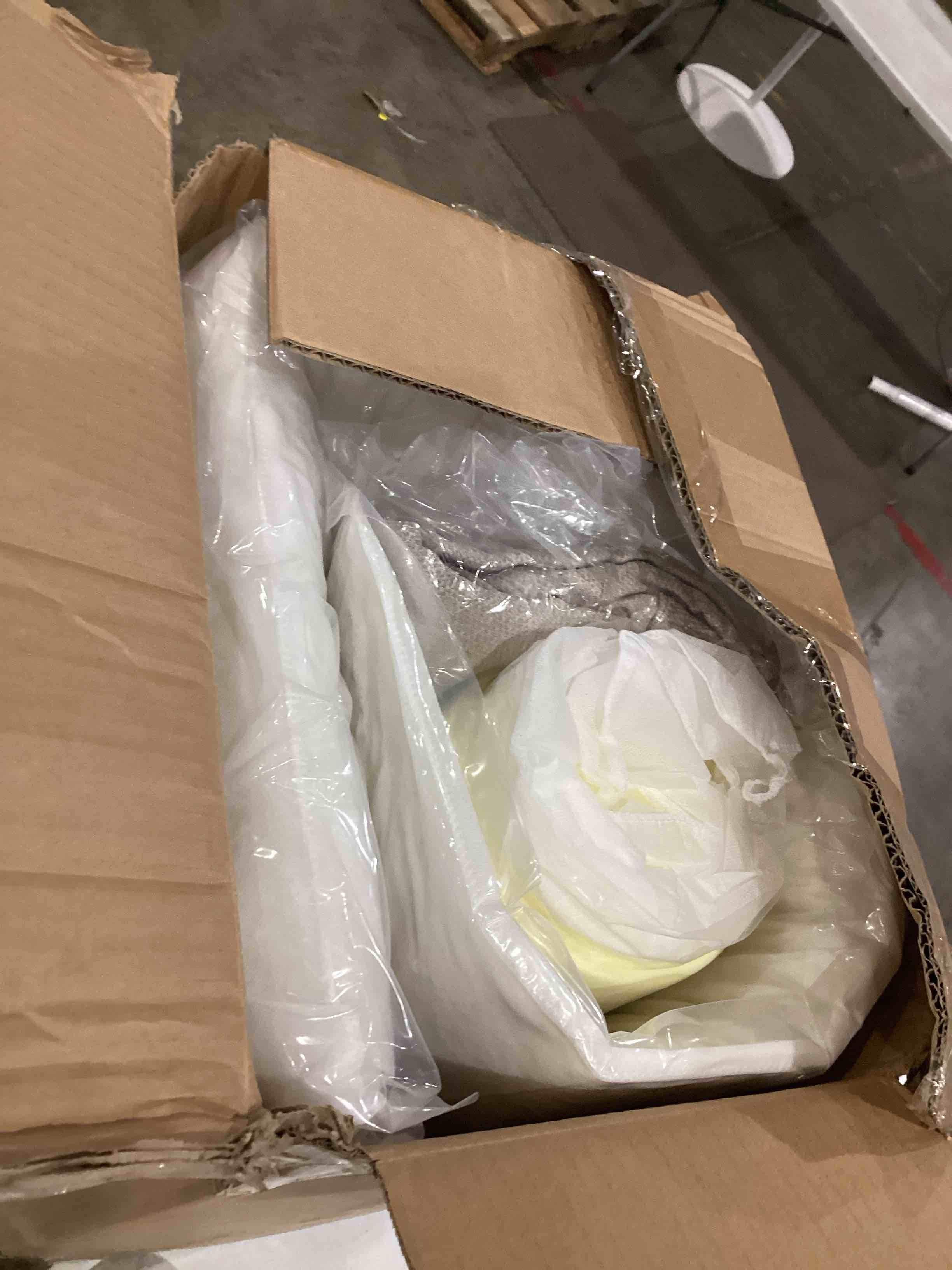 https://s3.amazonaws.com/lotting-images-prod/bidfta/TEA1966144_1754480896975.jpeg