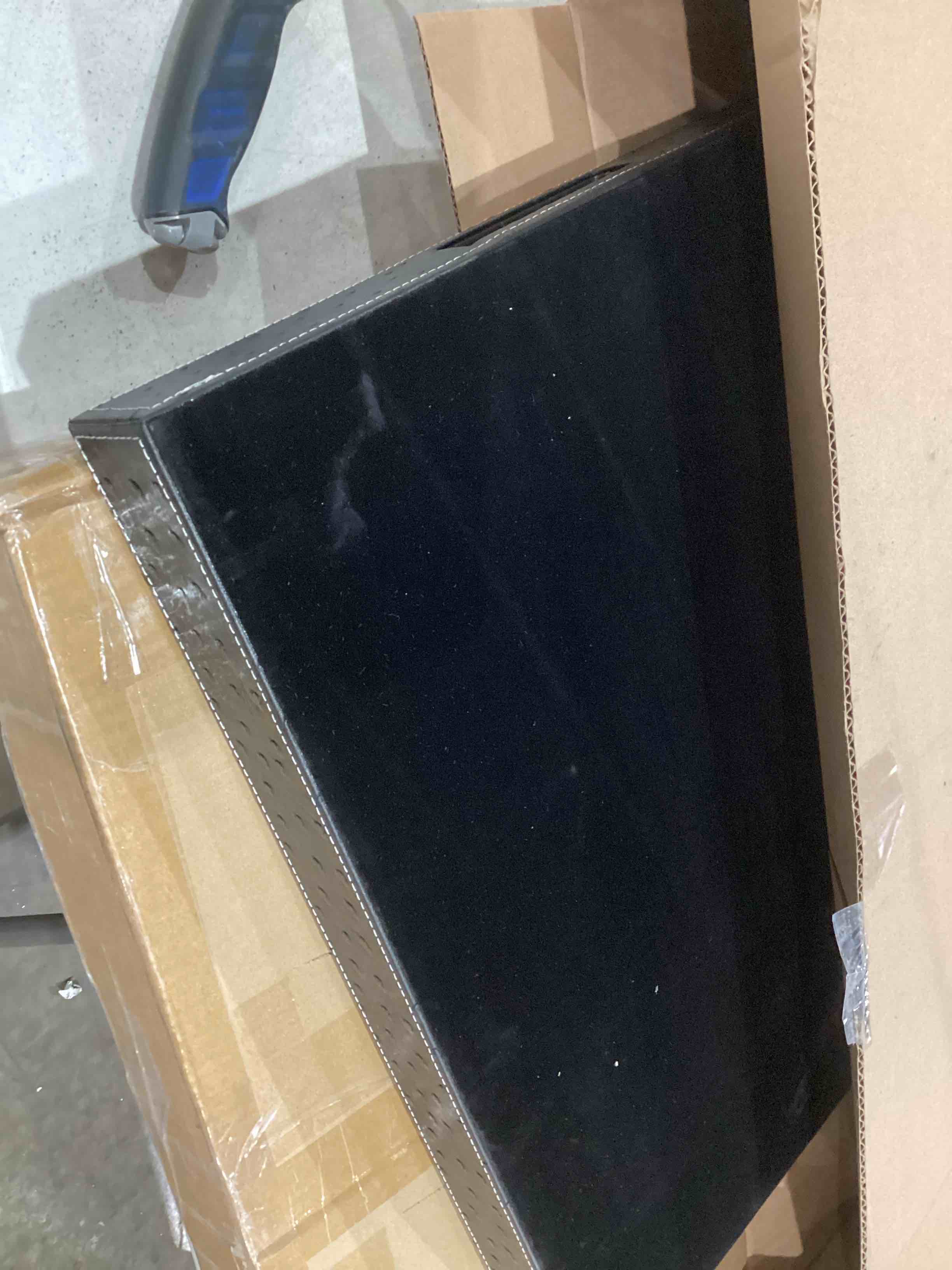 https://s3.amazonaws.com/lotting-images-prod/bidfta/TEA1966466_1756475140817.jpeg