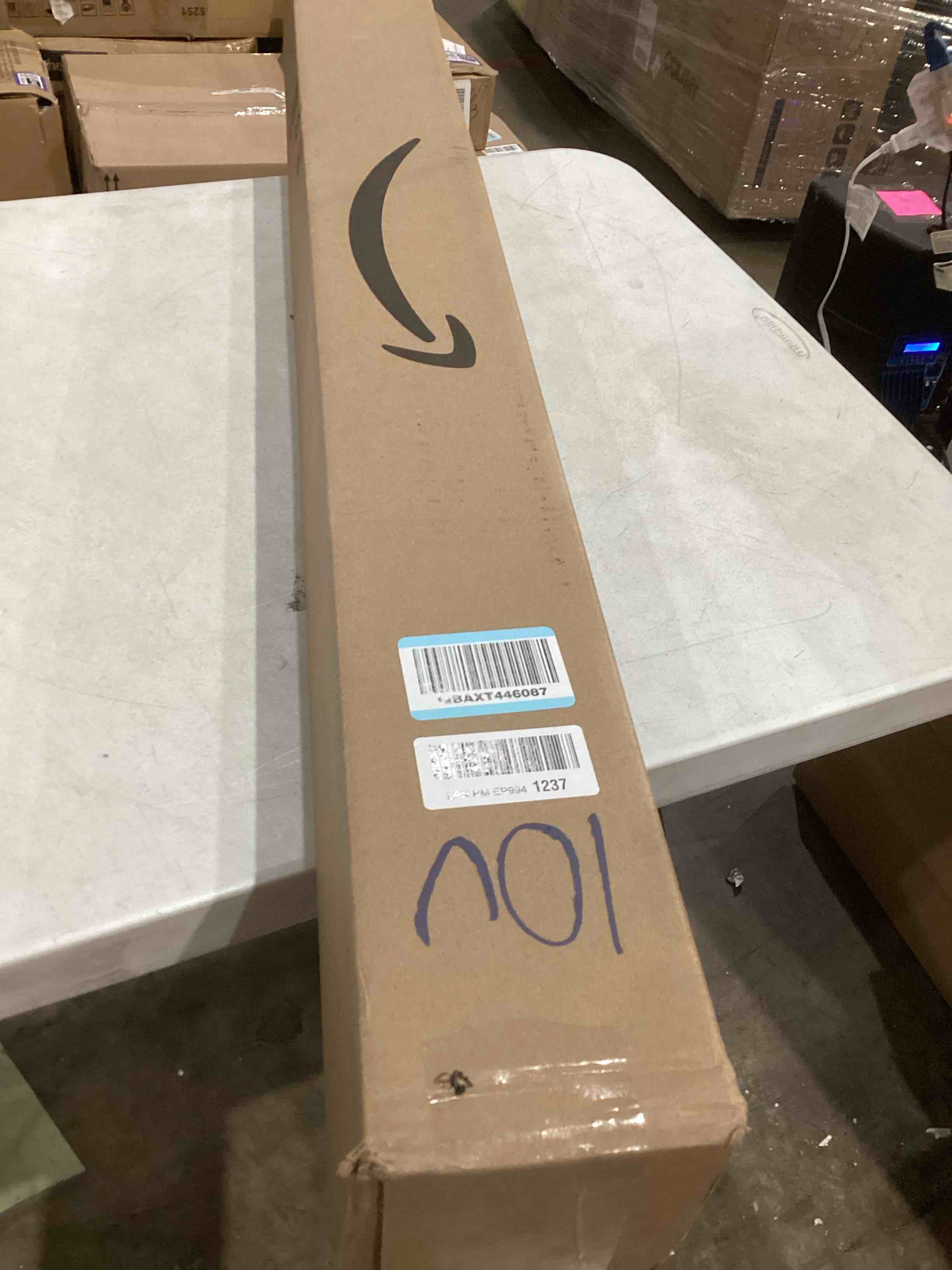 https://s3.amazonaws.com/lotting-images-prod/bidfta/TEA1966489_1756478386128.jpeg