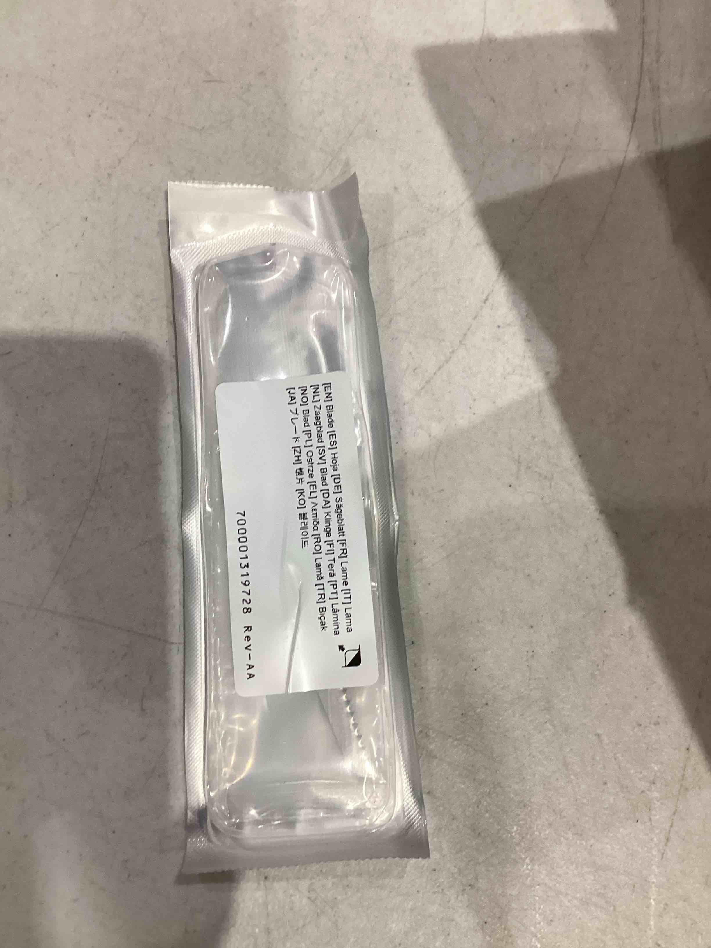 Stryker  REF  0277-096-325  Reciprocating Blade Heavy Duty Long, Offset (77.6 x 0.77 x 11.2mm)  LOT