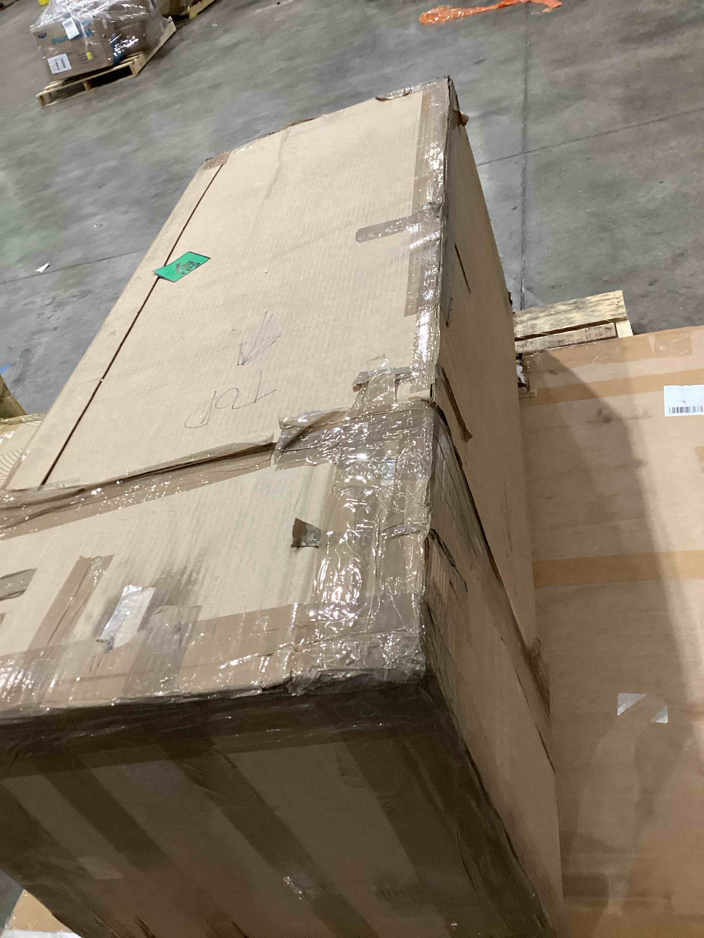 https://s3.amazonaws.com/lotting-images-prod/bidfta/TEA1966623_1756910996337.jpeg
