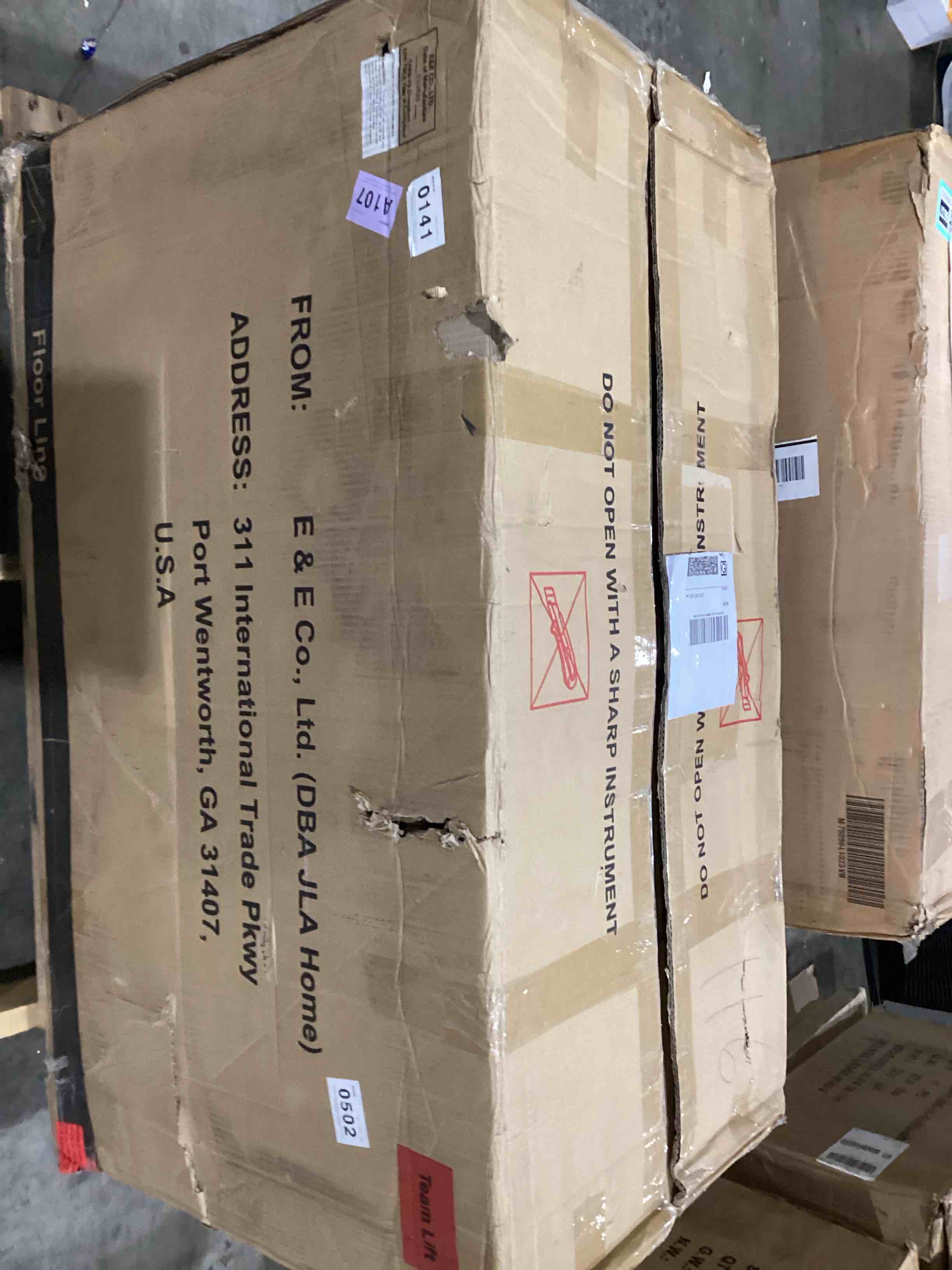 https://s3.amazonaws.com/lotting-images-prod/bidfta/TEA1966643_1756906408281.jpeg