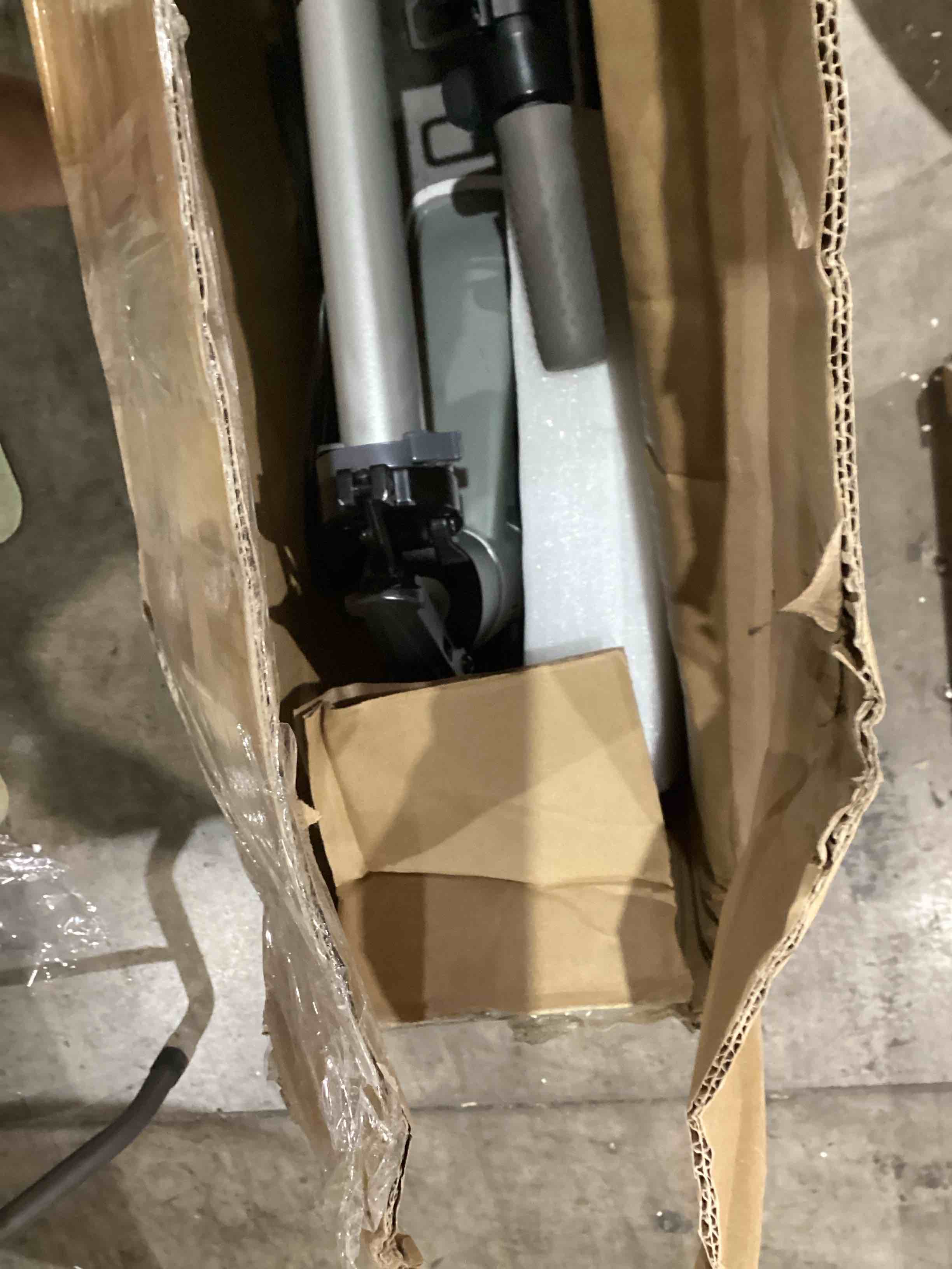 https://s3.amazonaws.com/lotting-images-prod/bidfta/TEA1966663_1757008107741.jpeg