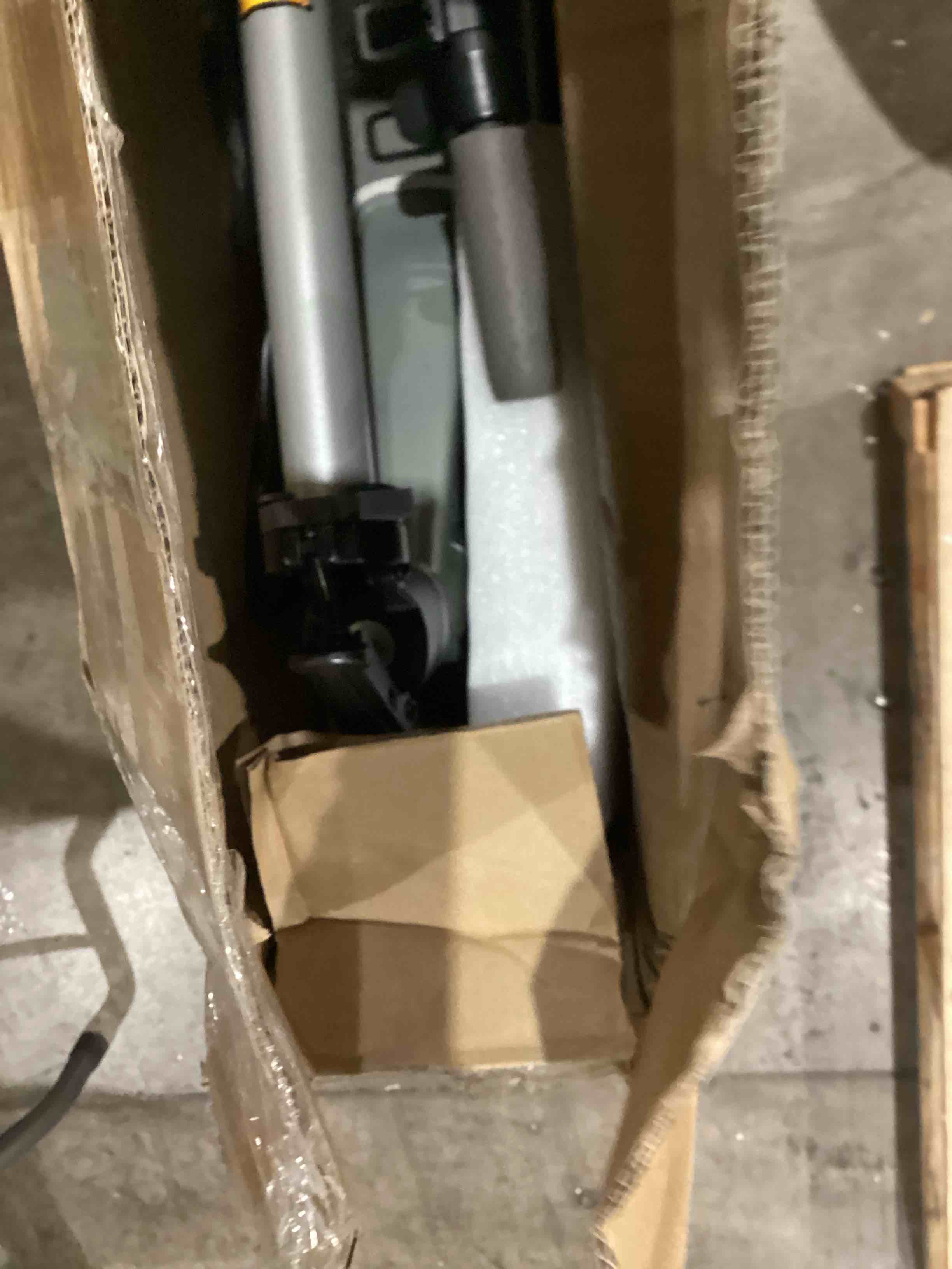 https://s3.amazonaws.com/lotting-images-prod/bidfta/TEA1966663_1757008112630.jpeg