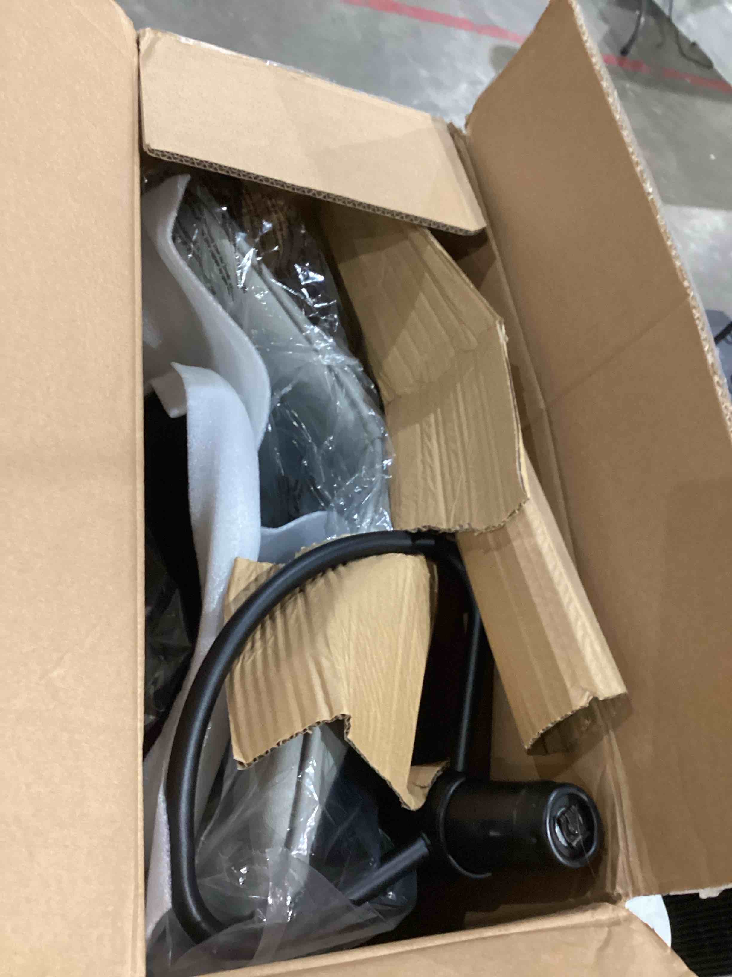 https://s3.amazonaws.com/lotting-images-prod/bidfta/TEA1966741_1757518924945.jpeg