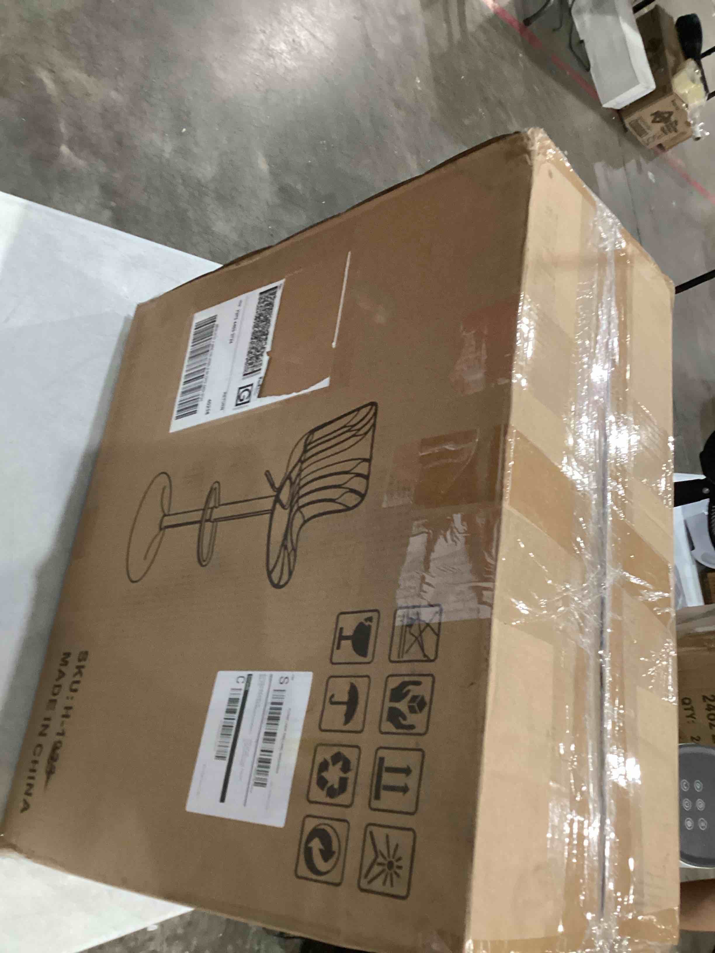 https://s3.amazonaws.com/lotting-images-prod/bidfta/TEA1966741_1757519018073.jpeg