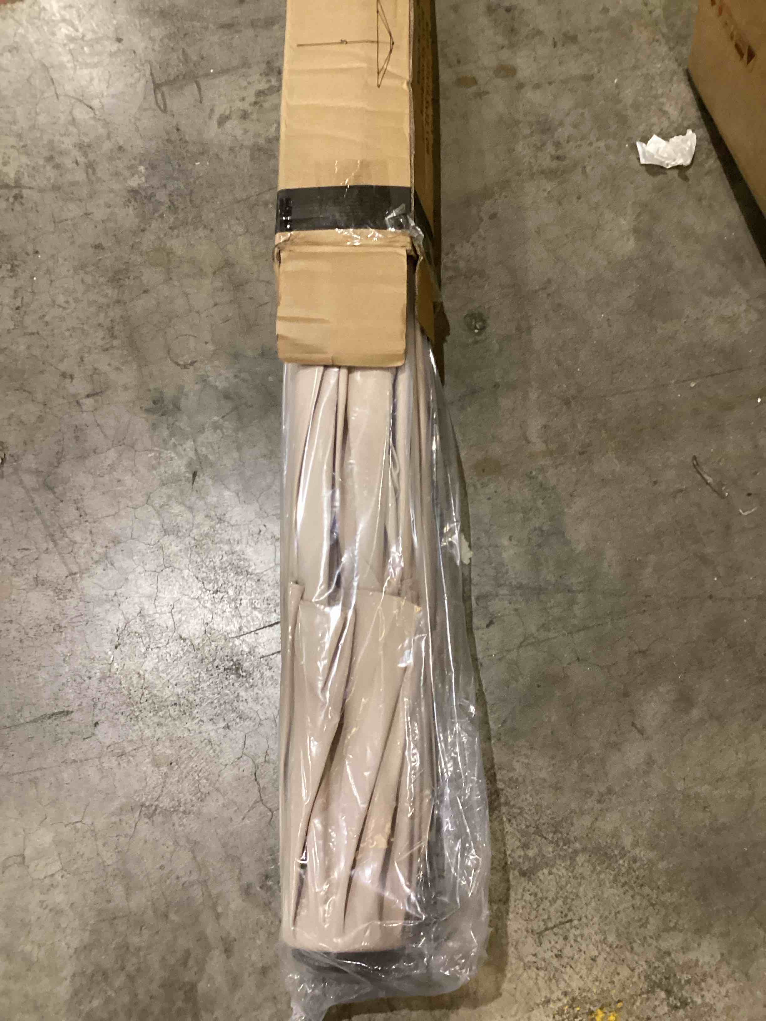 https://s3.amazonaws.com/lotting-images-prod/bidfta/TEA1966752_1757093742589.jpeg