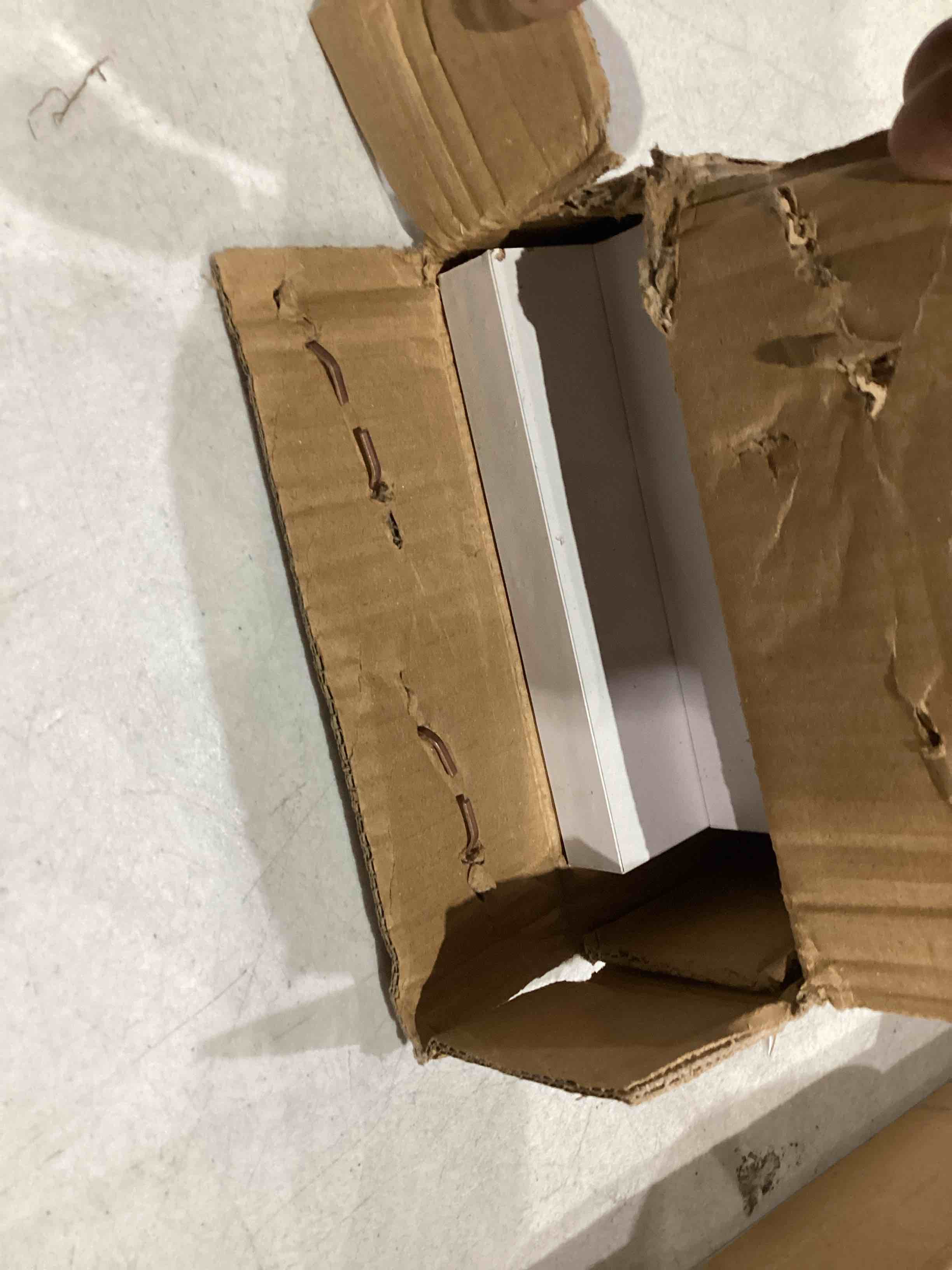 https://s3.amazonaws.com/lotting-images-prod/bidfta/TEA1966852_1757417491978.jpeg