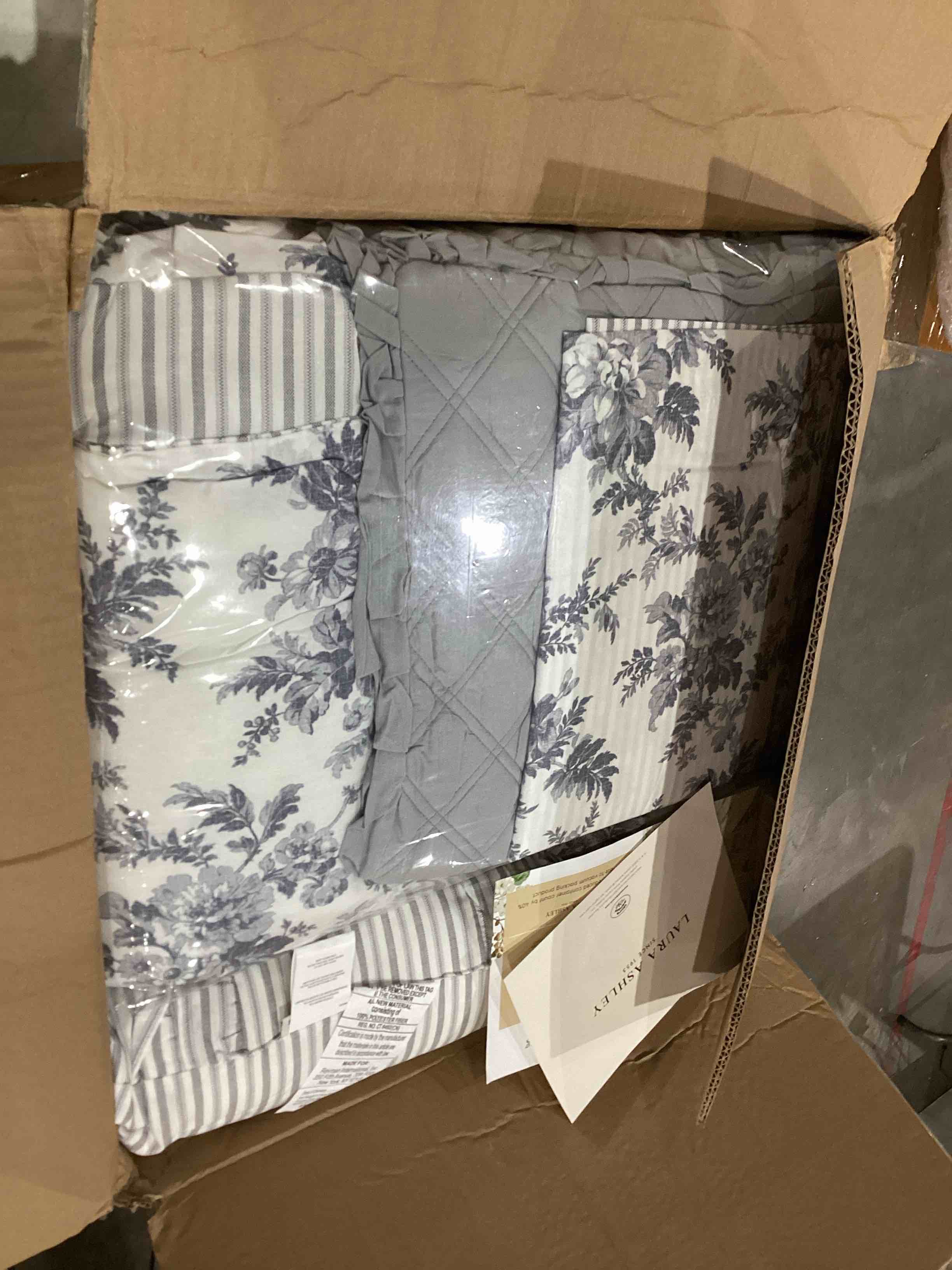 https://s3.amazonaws.com/lotting-images-prod/bidfta/TEA1966908_1757507476515.jpeg