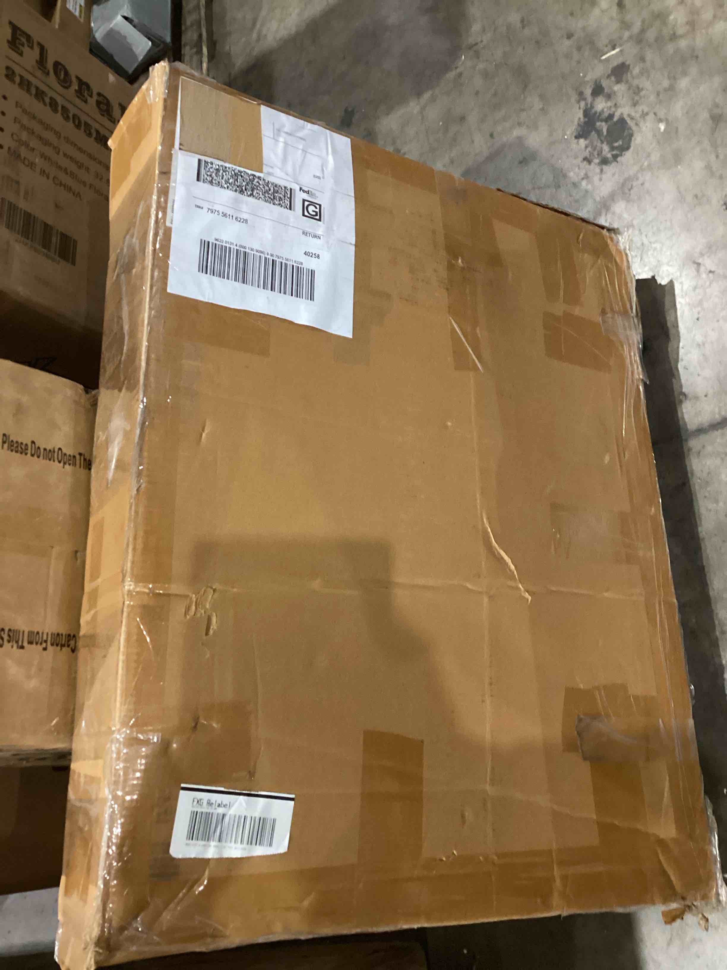 https://s3.amazonaws.com/lotting-images-prod/bidfta/TEA1966914_1757510821010.jpeg