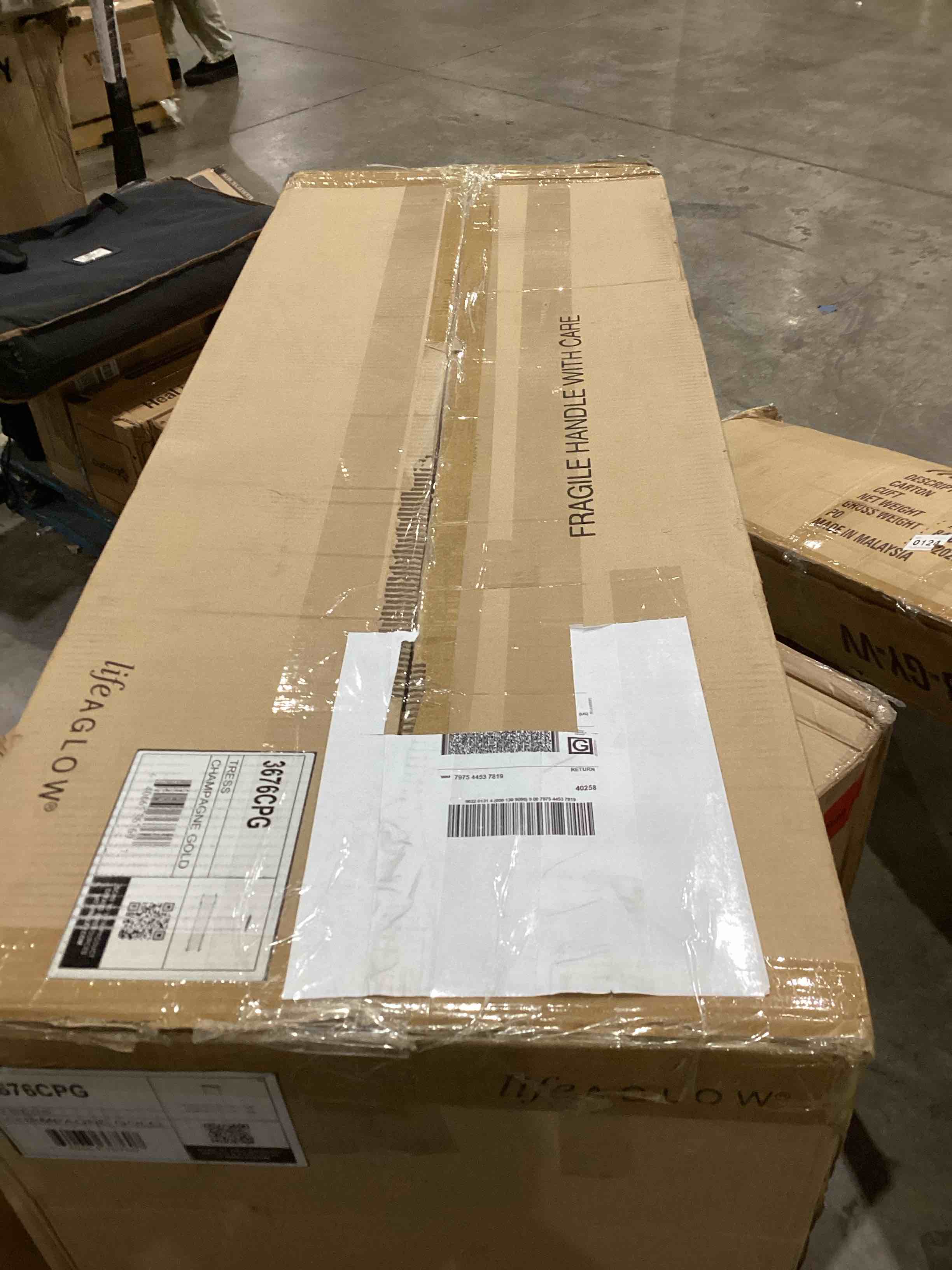 https://s3.amazonaws.com/lotting-images-prod/bidfta/TEA1966922_1757513722365.jpeg