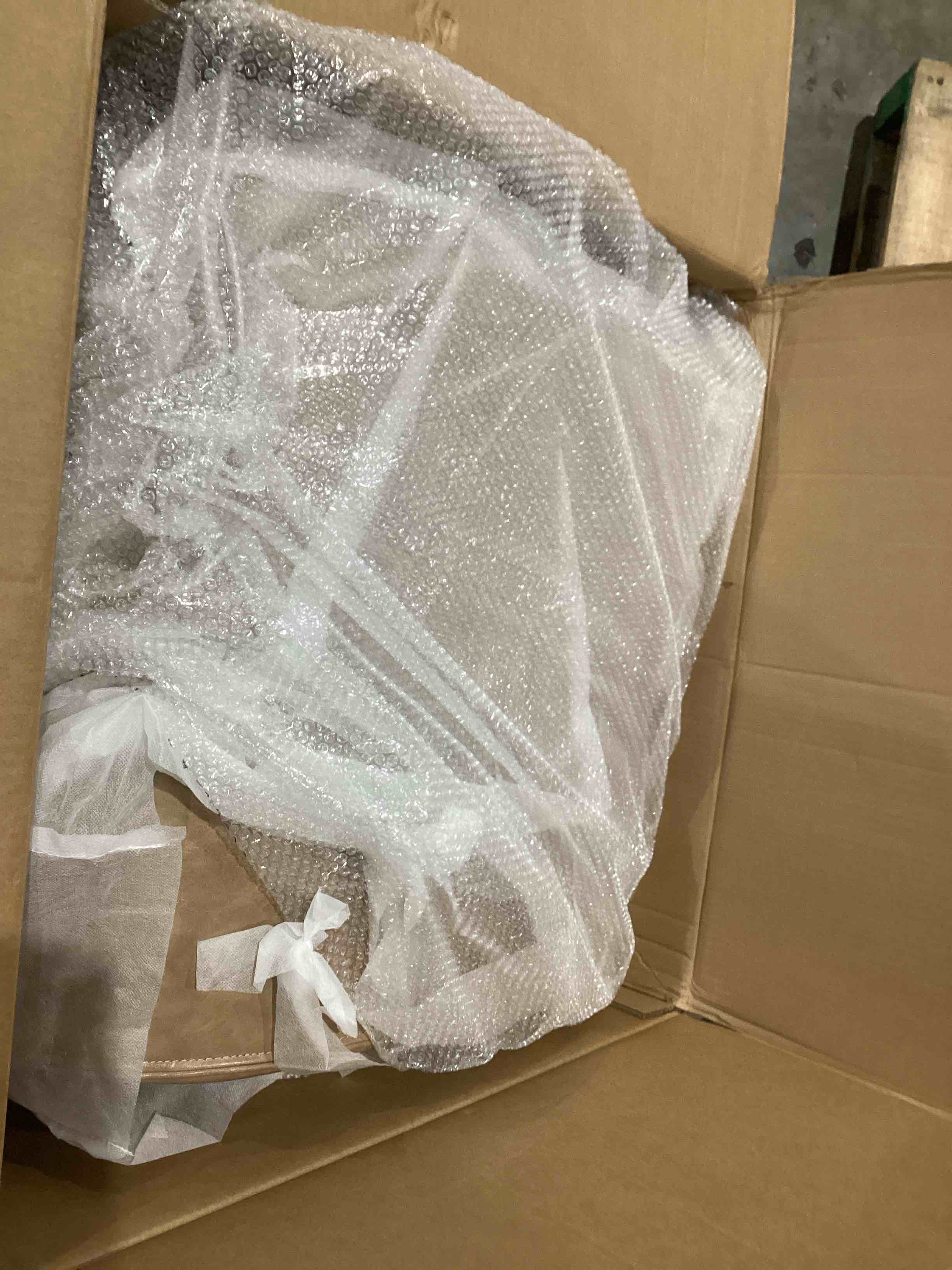 https://s3.amazonaws.com/lotting-images-prod/bidfta/TEA1966944_1757531583974.jpeg