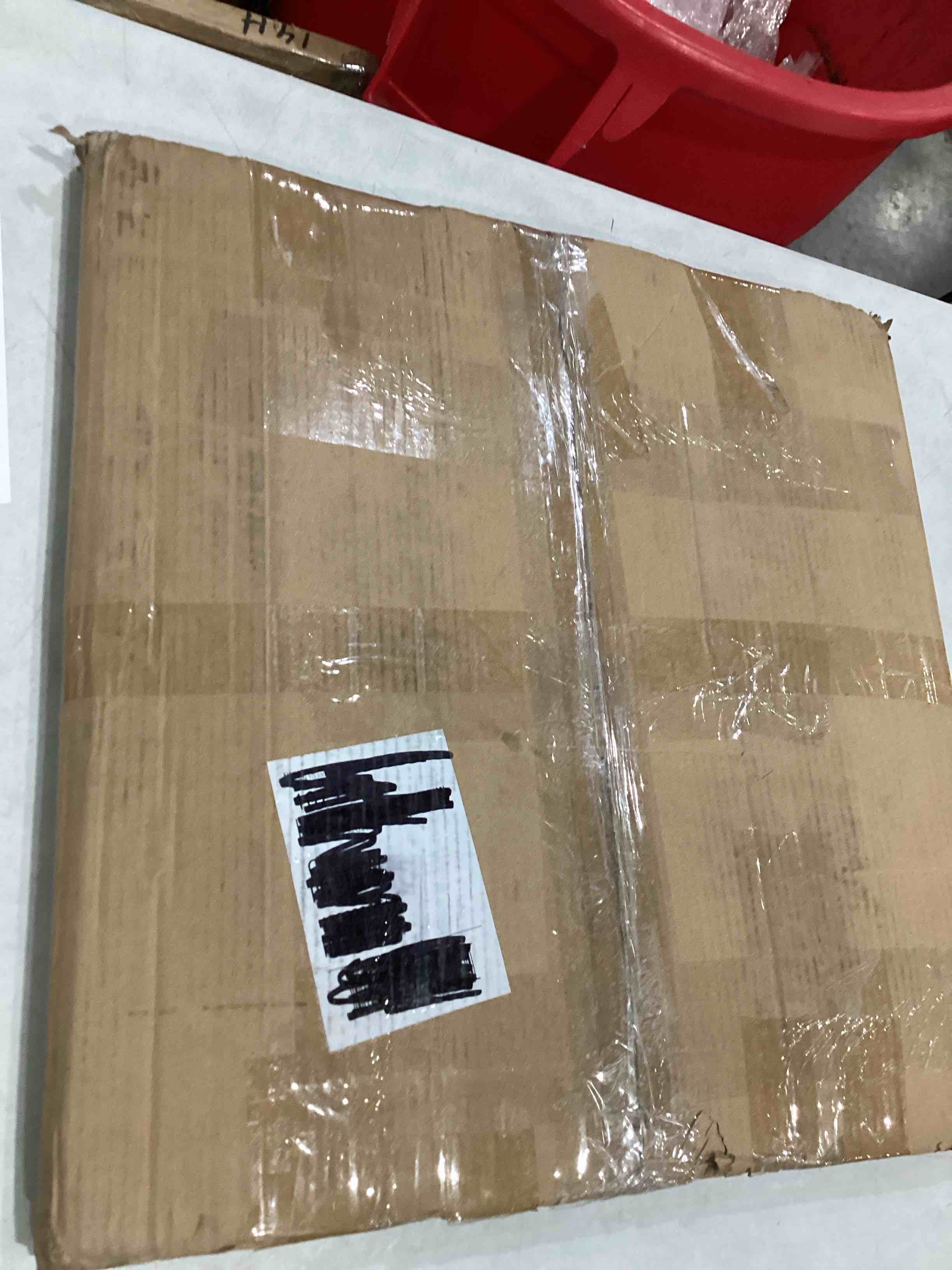 https://s3.amazonaws.com/lotting-images-prod/bidfta/TEA1966981_1757616325480.jpeg