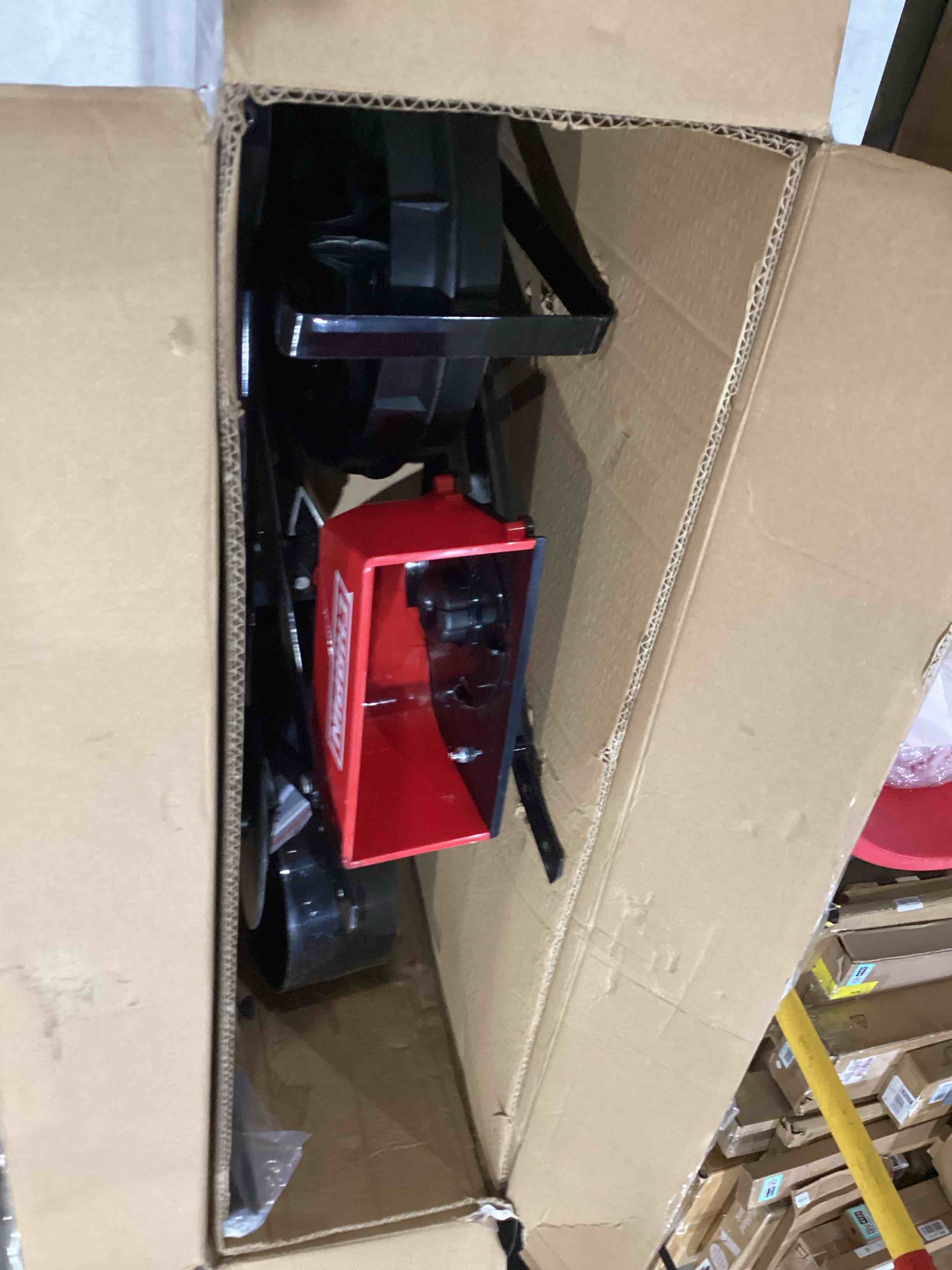 https://s3.amazonaws.com/lotting-images-prod/bidfta/TEA1966987_1757676702930.jpeg