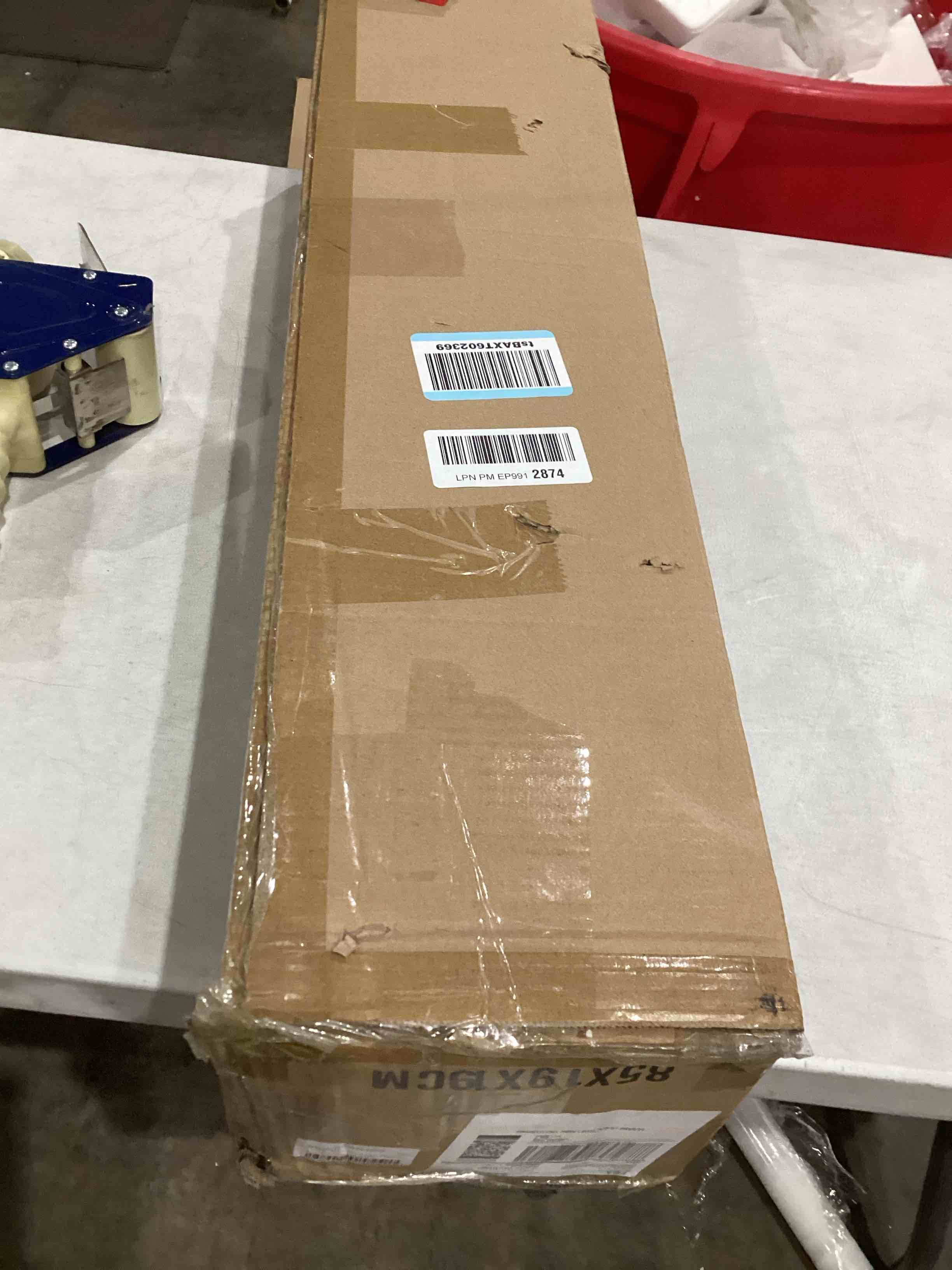 https://s3.amazonaws.com/lotting-images-prod/bidfta/TEA1966989_1757677200899.jpeg