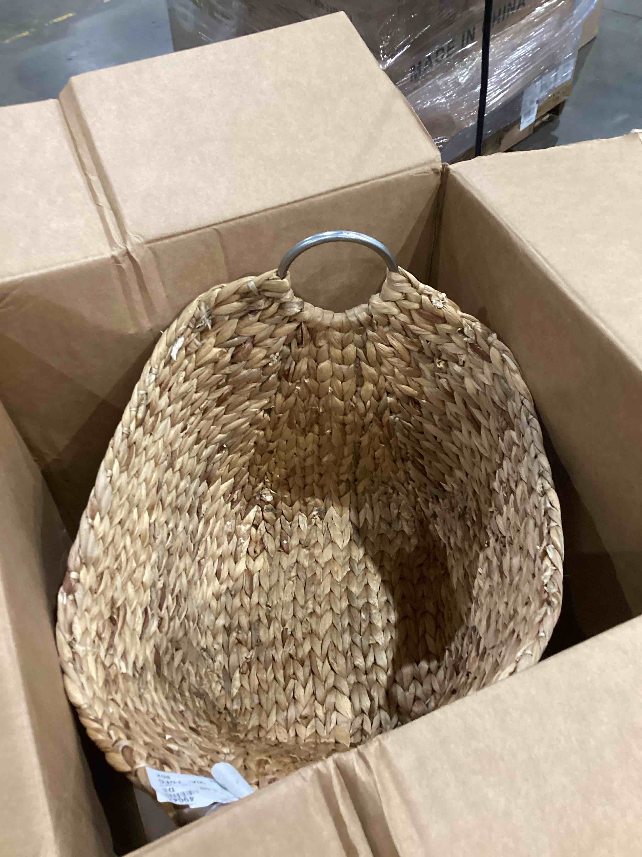 https://s3.amazonaws.com/lotting-images-prod/bidfta/TEA1967005_1757936632716.jpeg