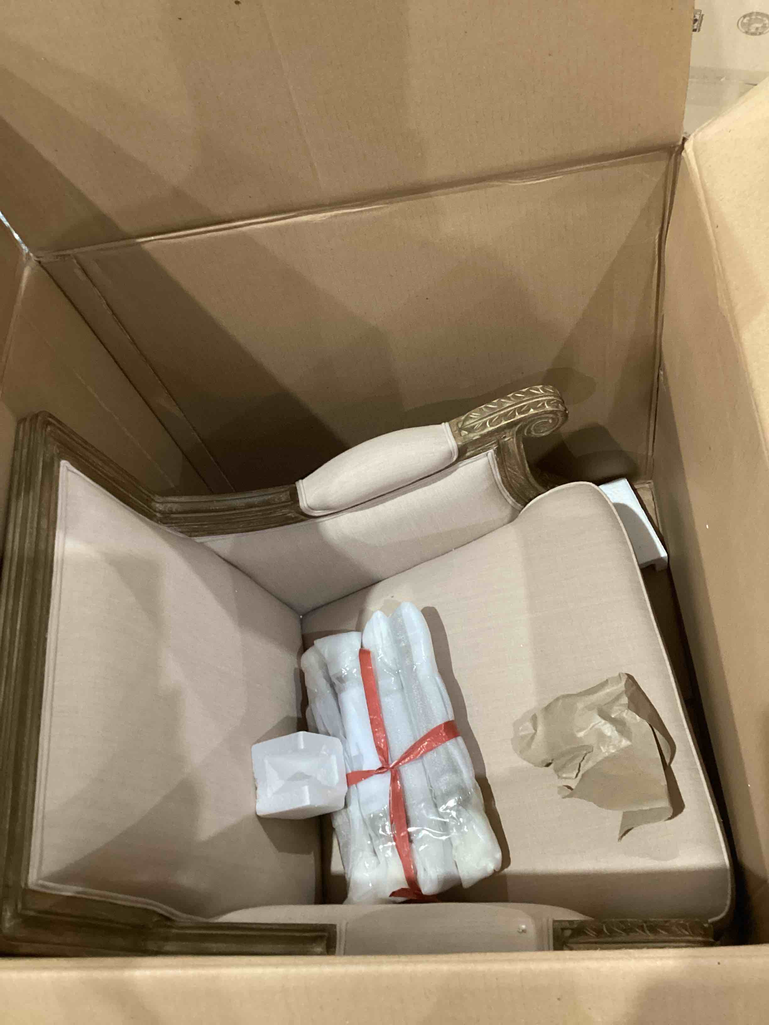 https://s3.amazonaws.com/lotting-images-prod/bidfta/TEA1967026_1757949257334.jpeg
