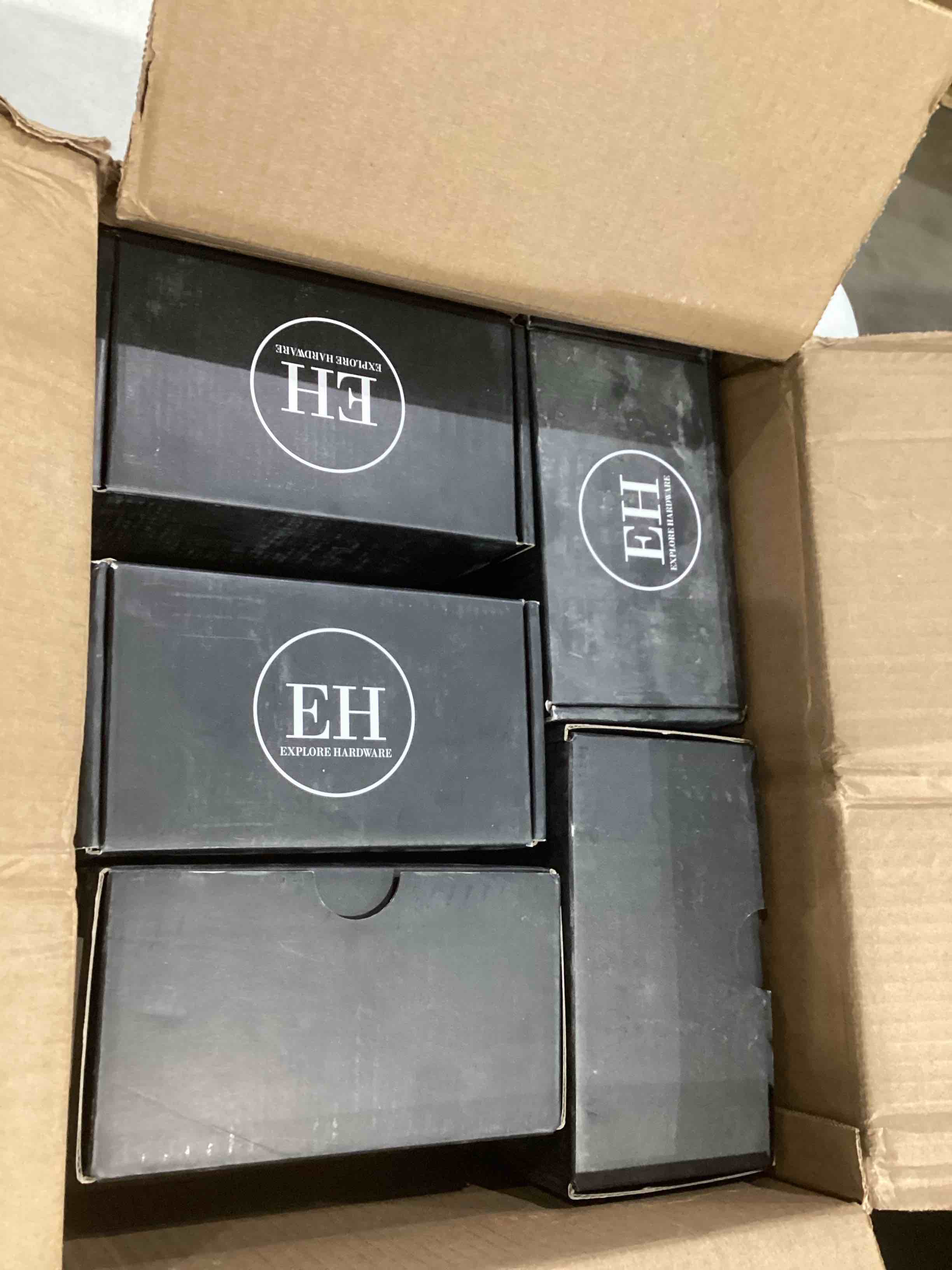 https://s3.amazonaws.com/lotting-images-prod/bidfta/TEA1967060_1758029964487.jpeg