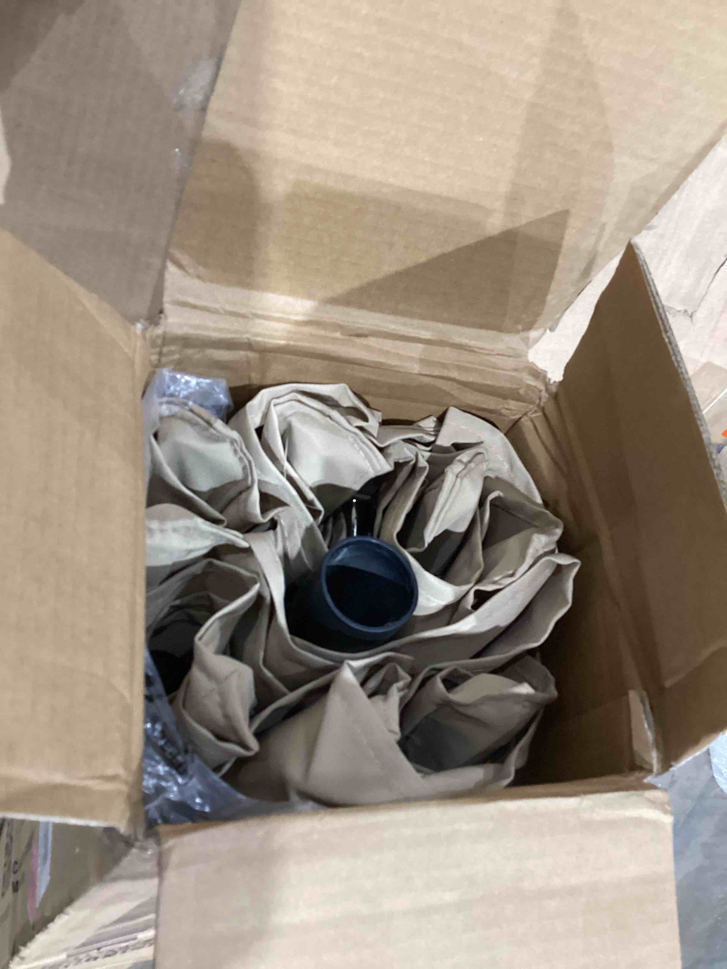 https://s3.amazonaws.com/lotting-images-prod/bidfta/TEA1967123_1758116576066.jpeg