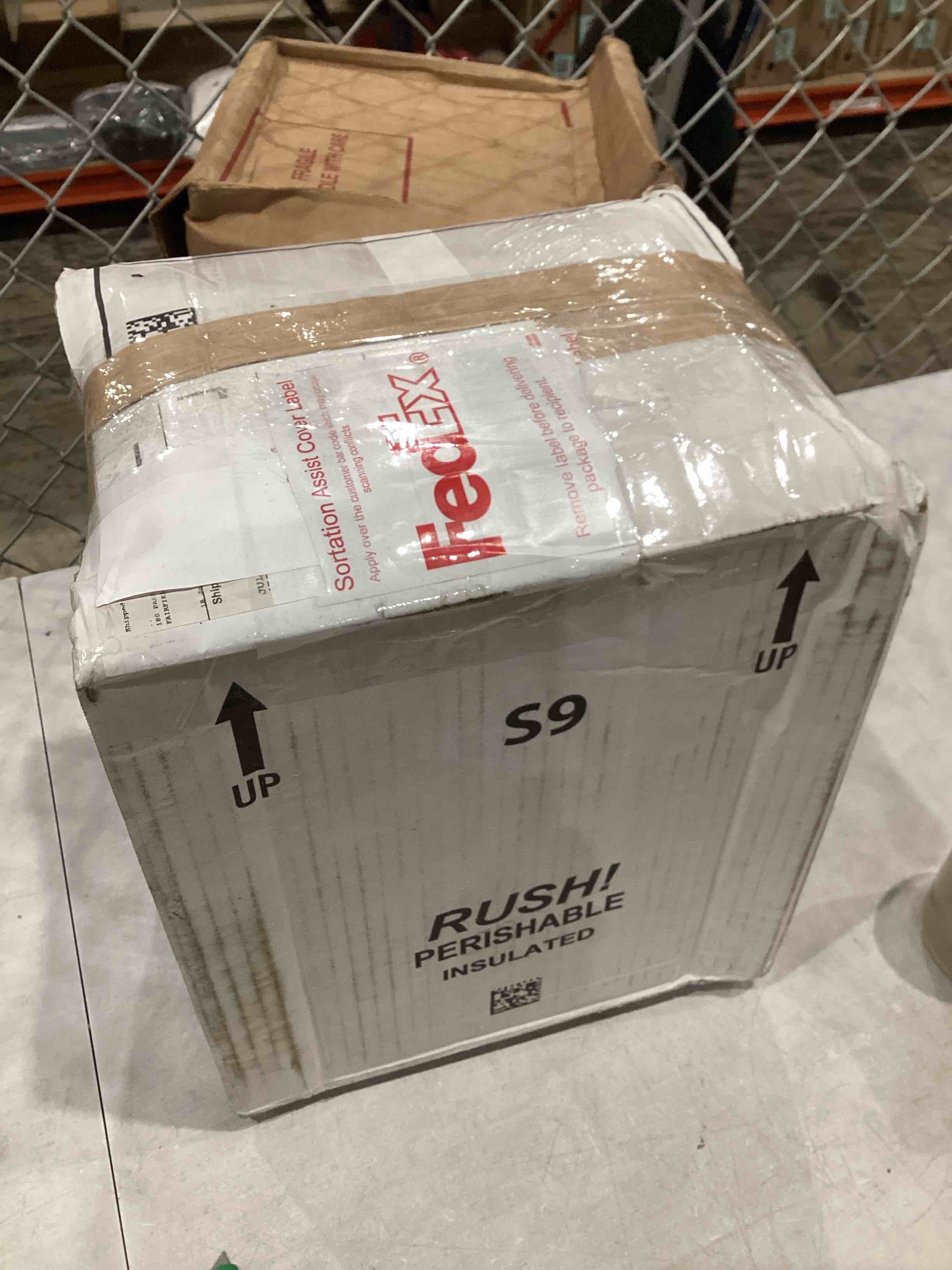 https://s3.amazonaws.com/lotting-images-prod/bidfta/TEA1967313_1758639639779.jpeg