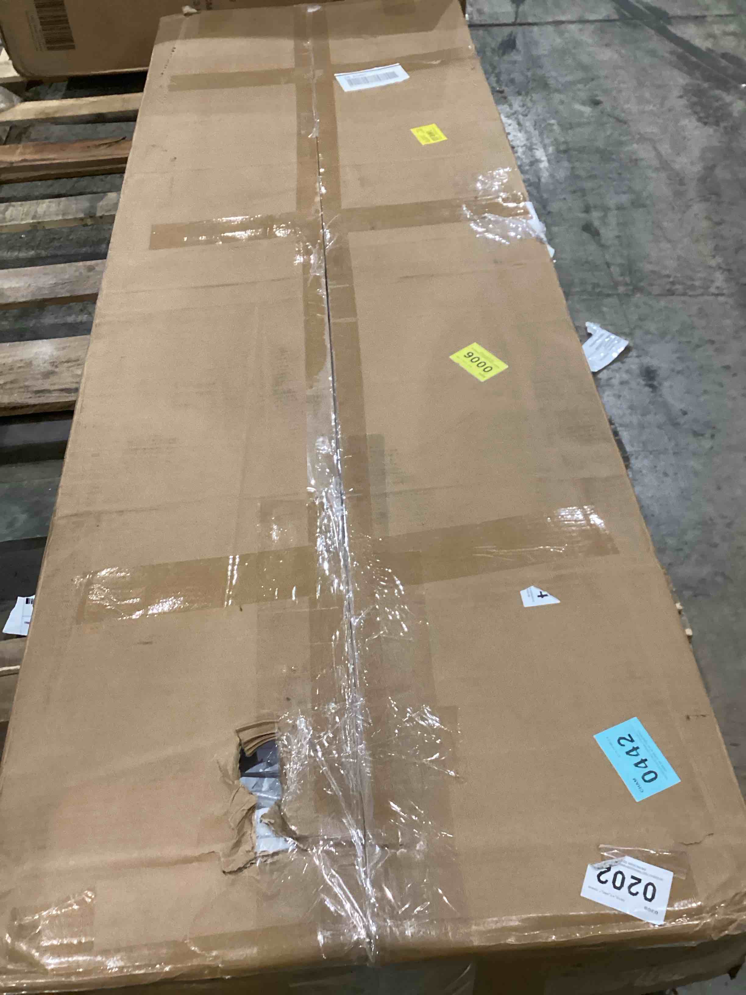 https://s3.amazonaws.com/lotting-images-prod/bidfta/TEA1967318_1758646959152.jpeg