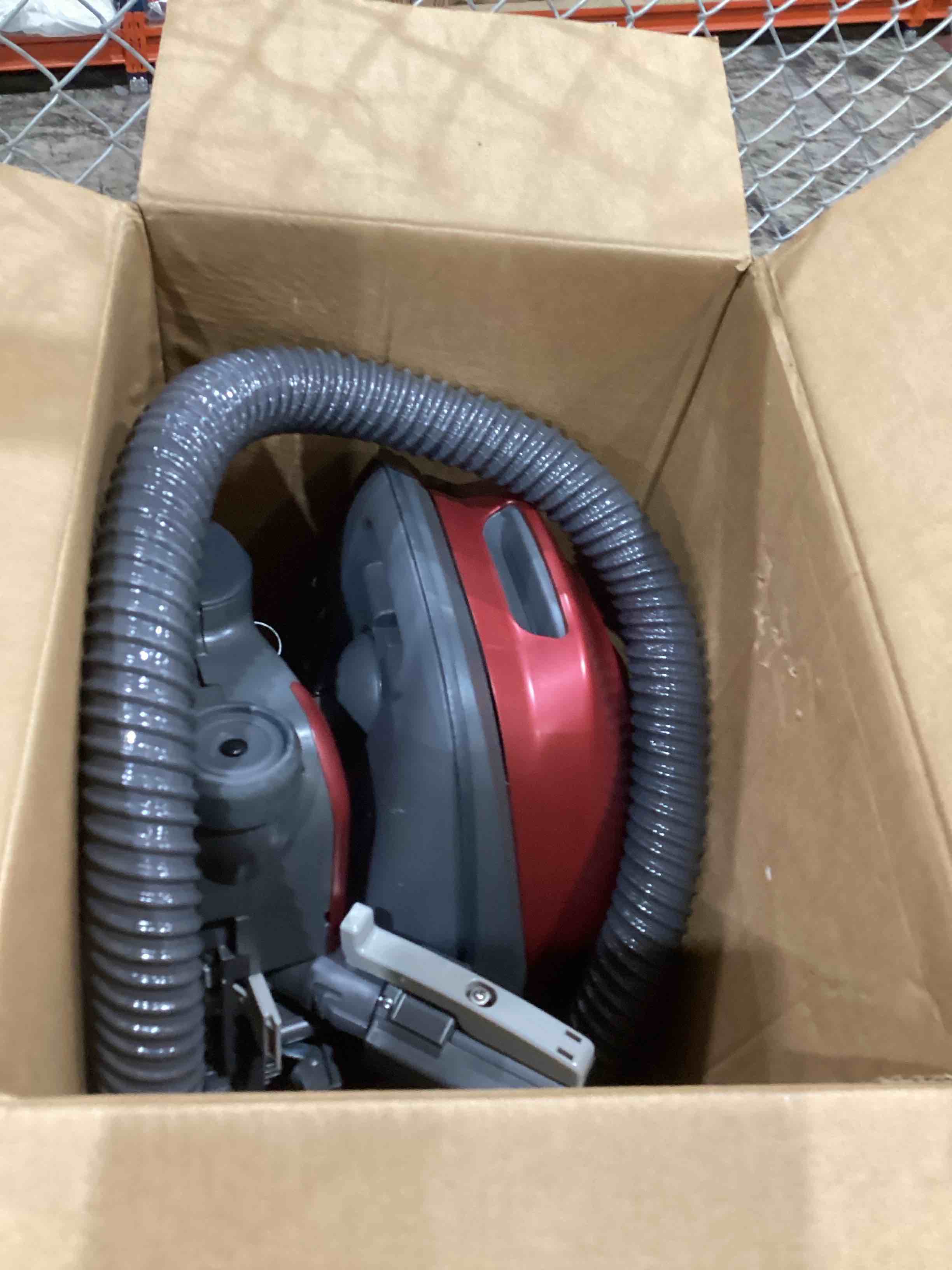 https://s3.amazonaws.com/lotting-images-prod/bidfta/TEA1967364_1758714940542.jpeg