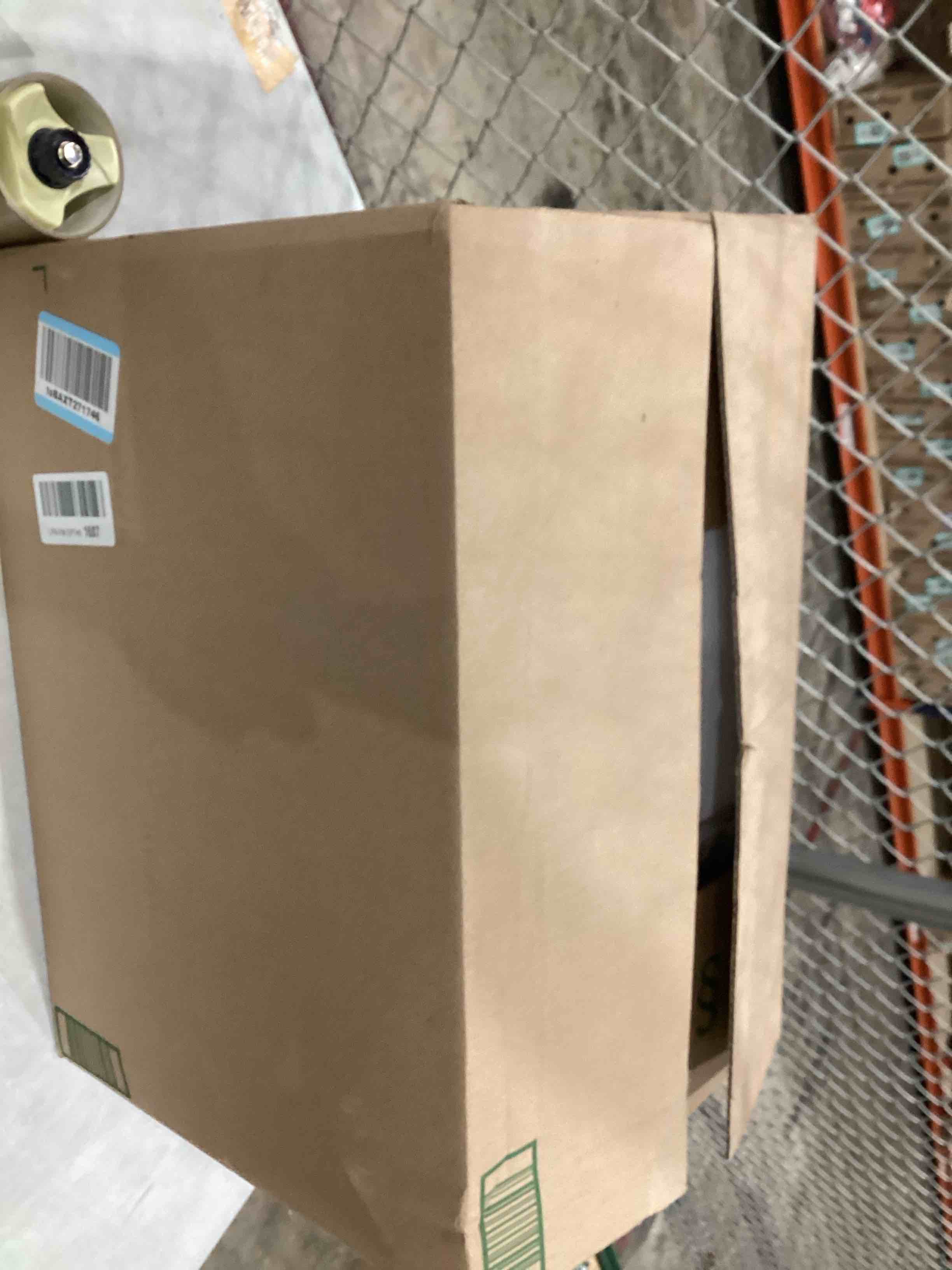 https://s3.amazonaws.com/lotting-images-prod/bidfta/TEA1967513_1758815477562.jpeg