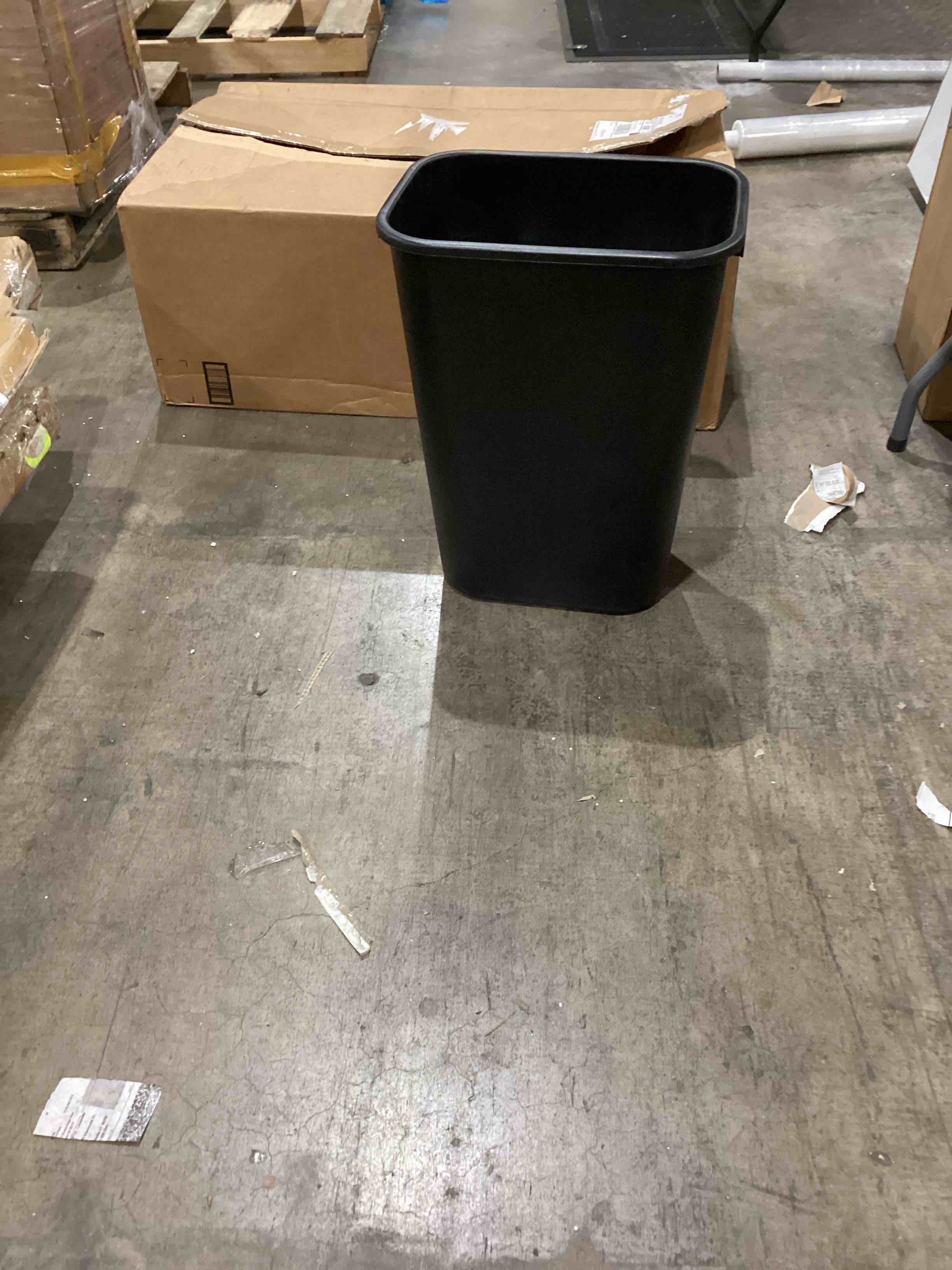 https://s3.amazonaws.com/lotting-images-prod/bidfta/TEA1967618_1759161195201.jpeg