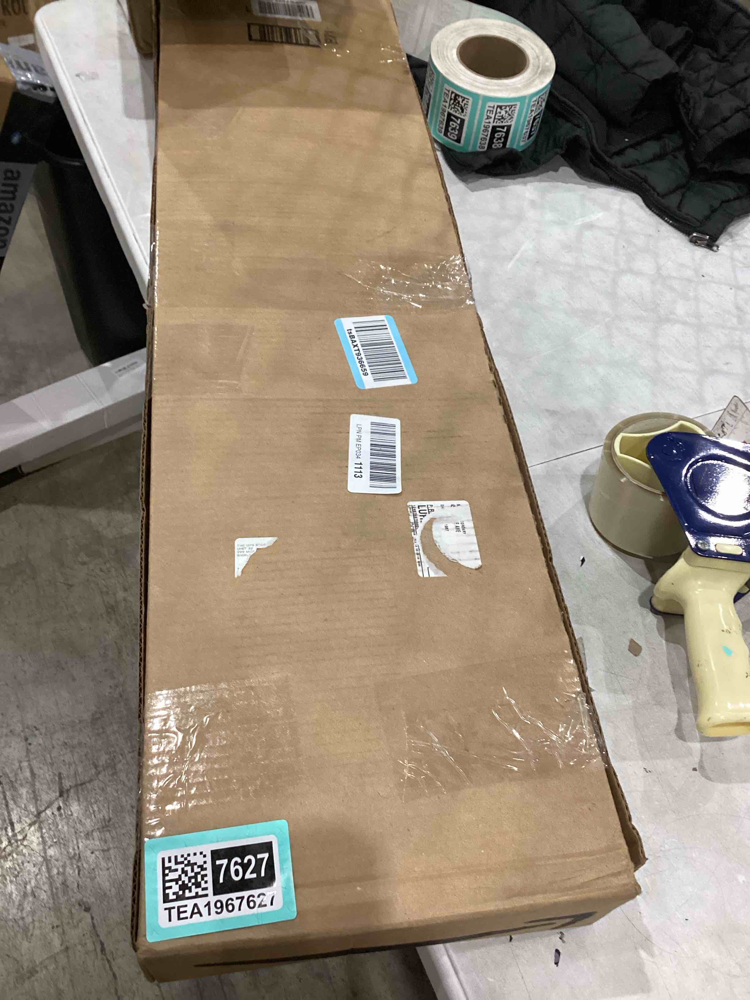 https://s3.amazonaws.com/lotting-images-prod/bidfta/TEA1967627_1759166329989.jpeg