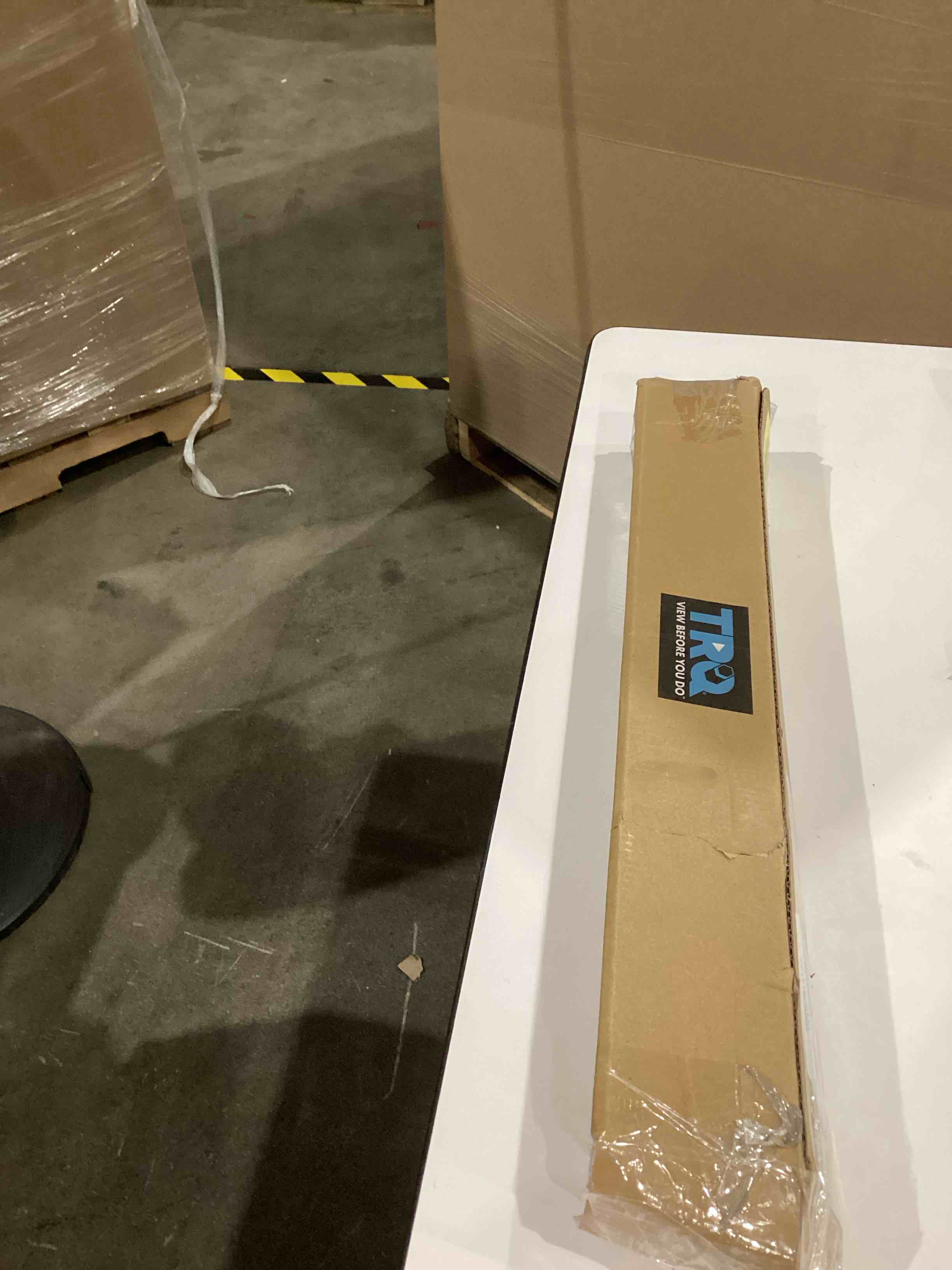 https://s3.amazonaws.com/lotting-images-prod/bidfta/TEA1967879_1759423488626.jpeg