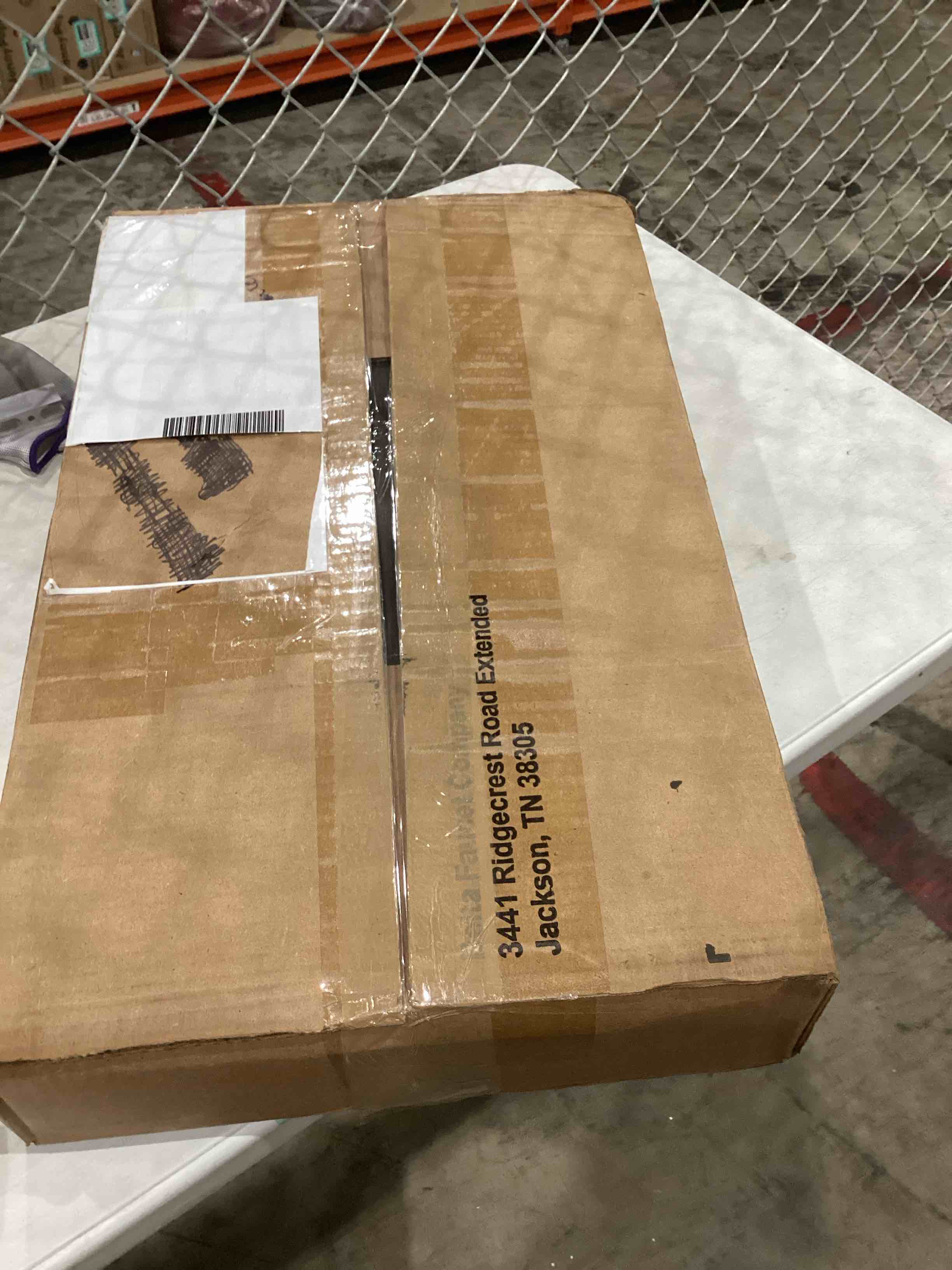 https://s3.amazonaws.com/lotting-images-prod/bidfta/TEA1968121_1759856740717.jpeg