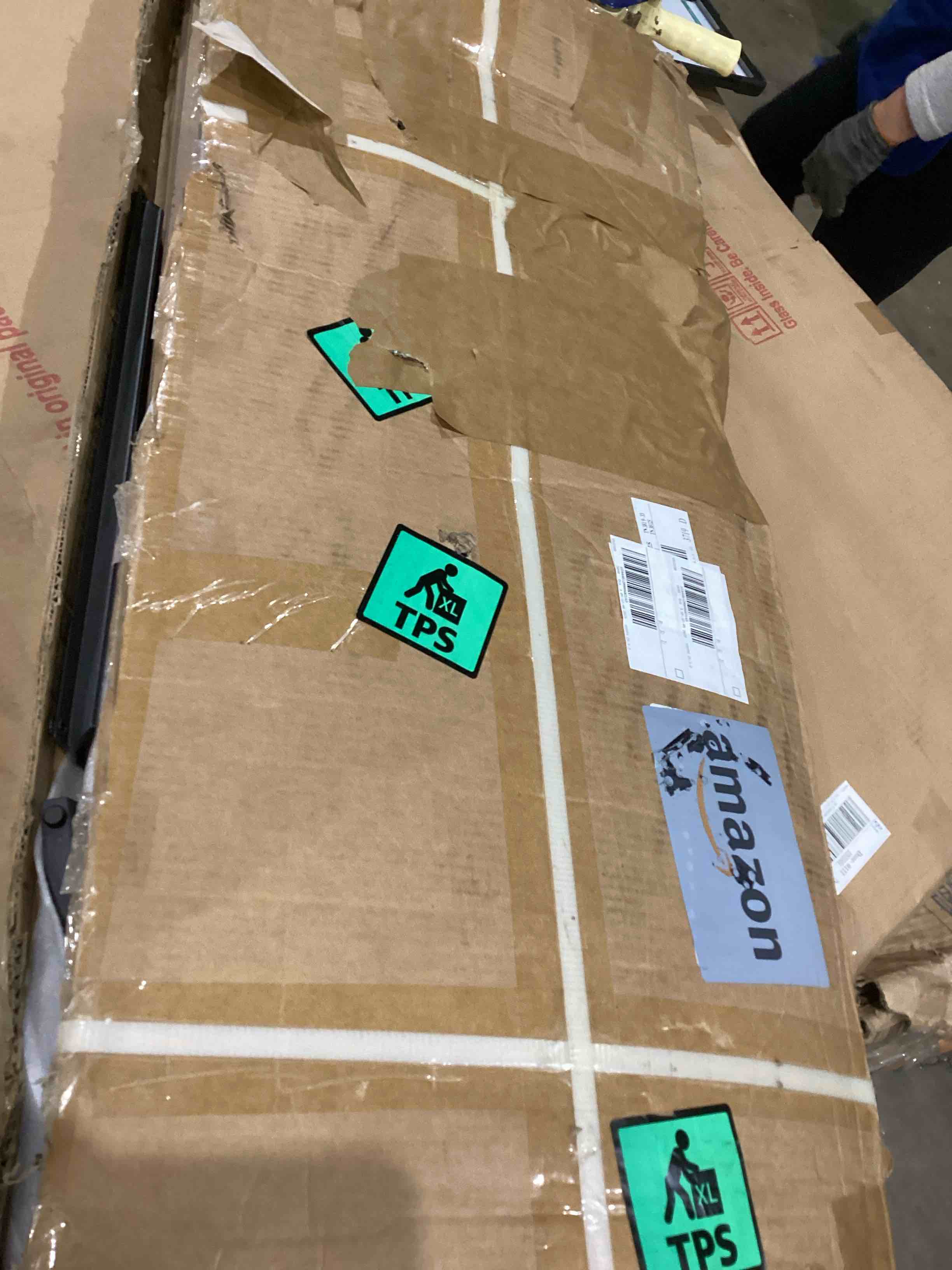 https://s3.amazonaws.com/lotting-images-prod/bidfta/TEA1968167_1759942788920.jpeg