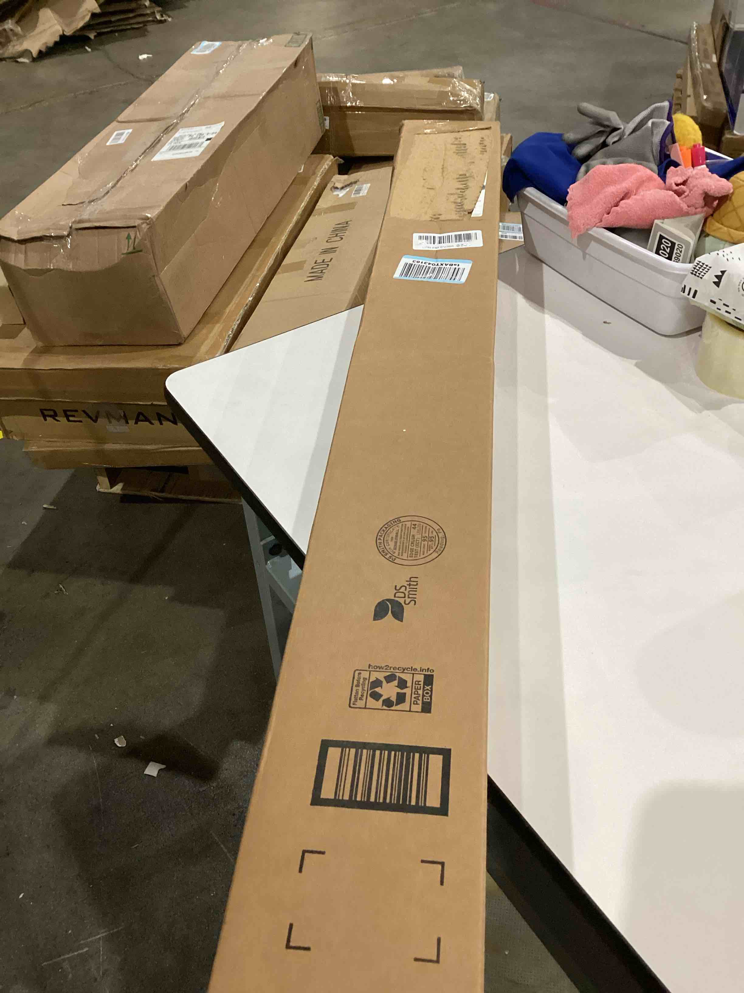 https://s3.amazonaws.com/lotting-images-prod/bidfta/TEA1968351_1760118414182.jpeg
