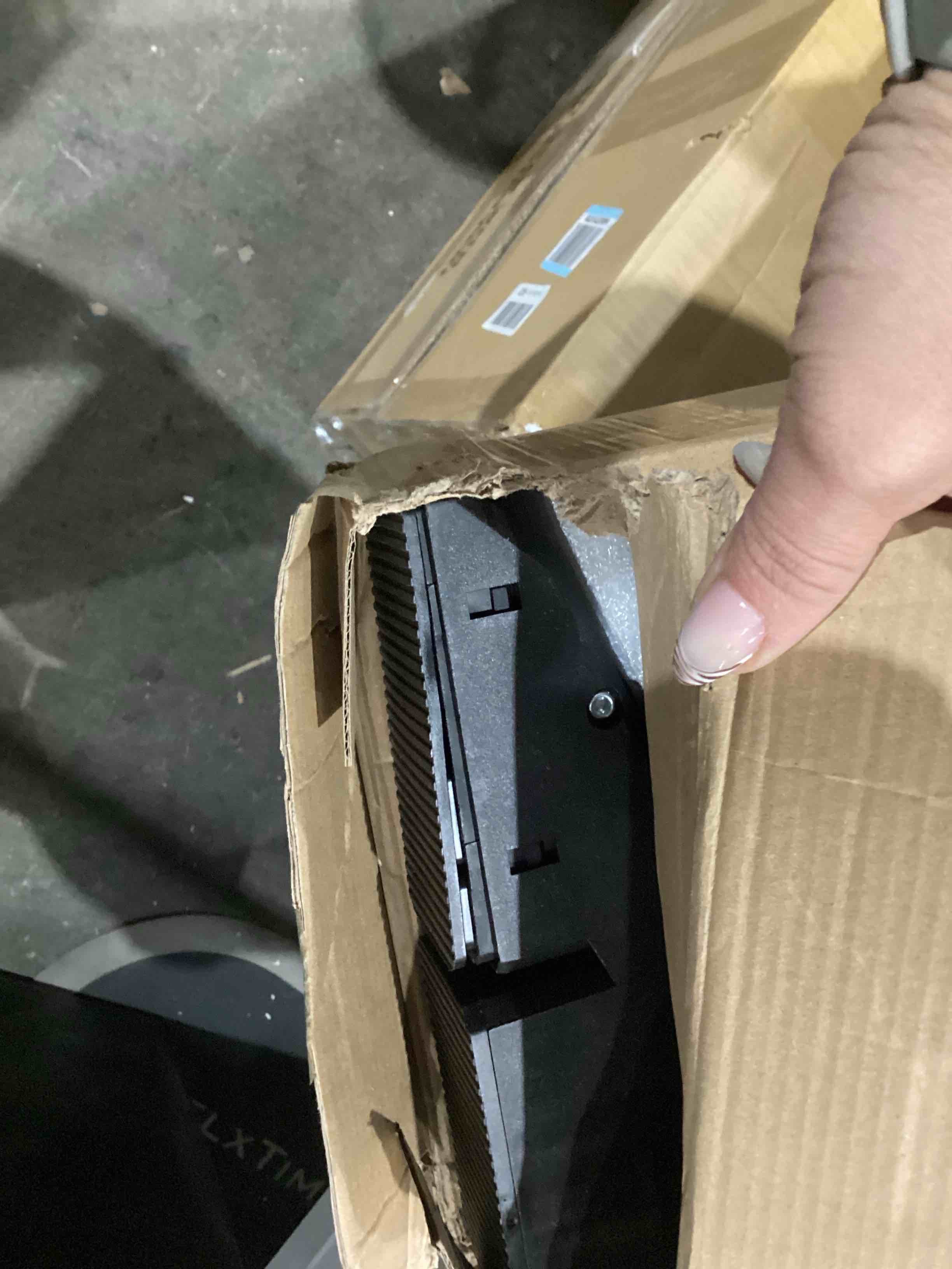 https://s3.amazonaws.com/lotting-images-prod/bidfta/TEA1968367_1760121485308.jpeg