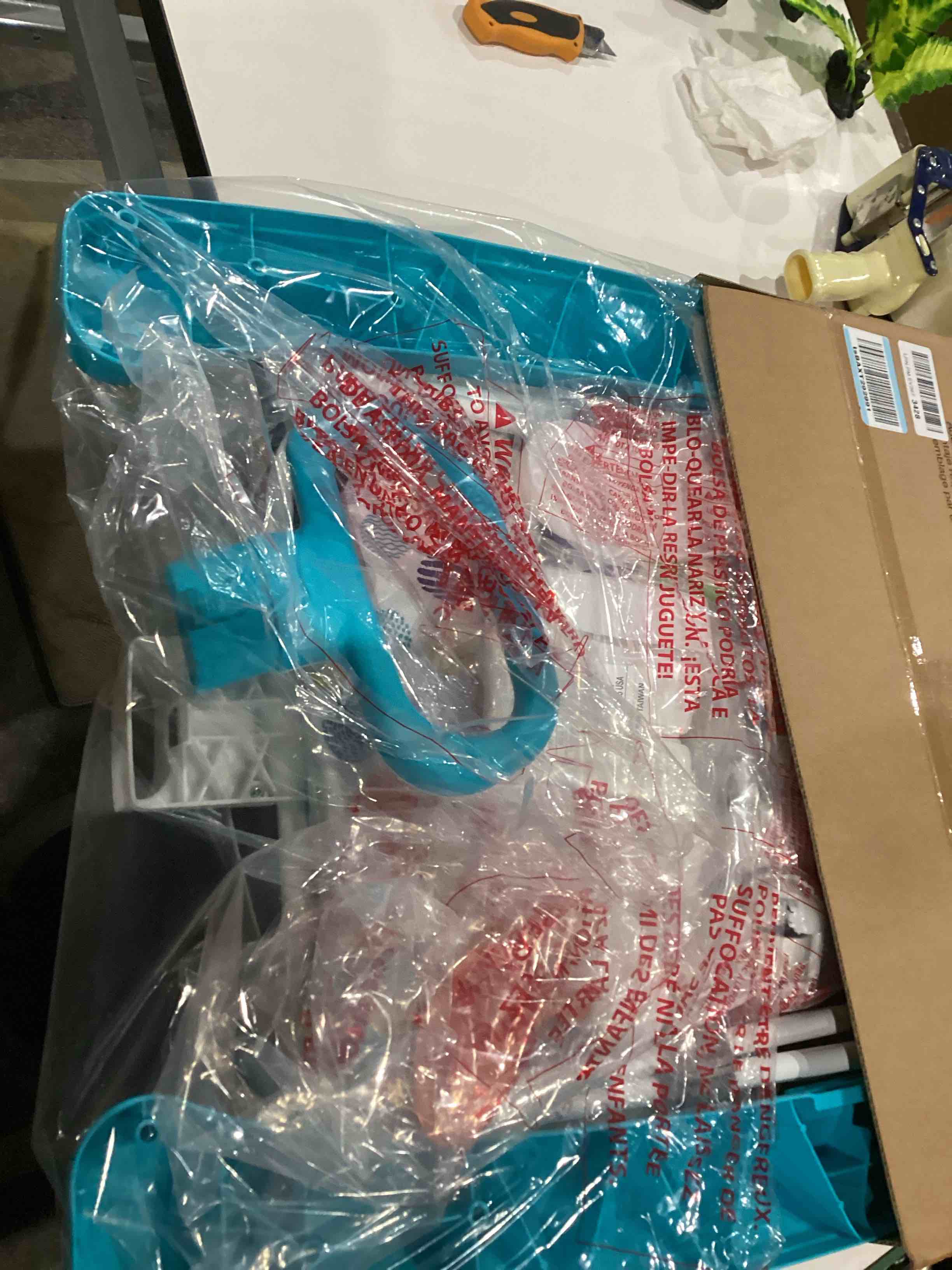 https://s3.amazonaws.com/lotting-images-prod/bidfta/TEA1968502_1760441084652.jpeg