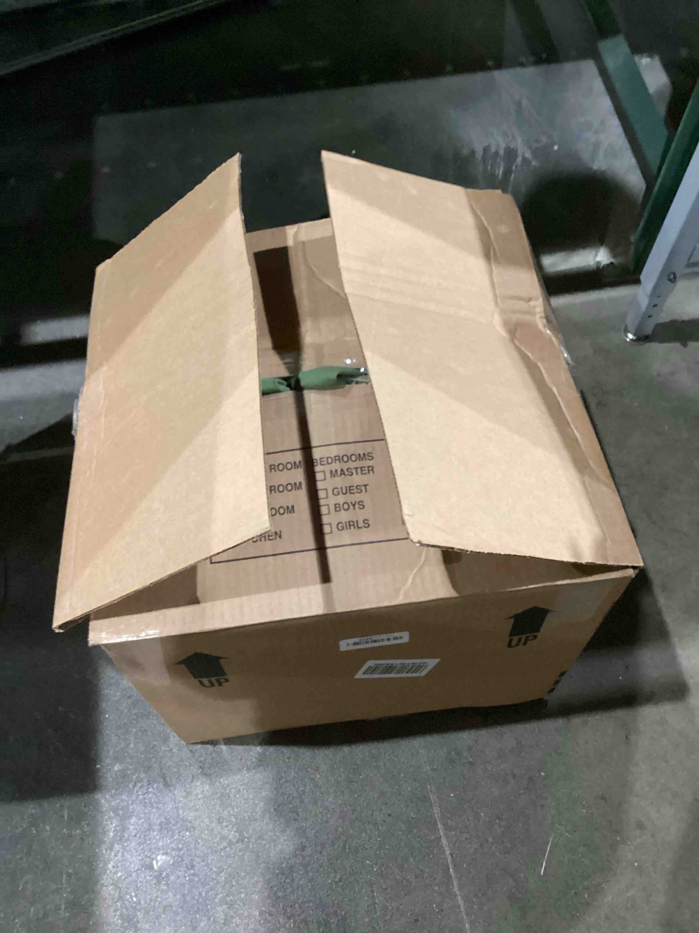 https://s3.amazonaws.com/lotting-images-prod/bidfta/TEA1968652_1760704083295.jpeg