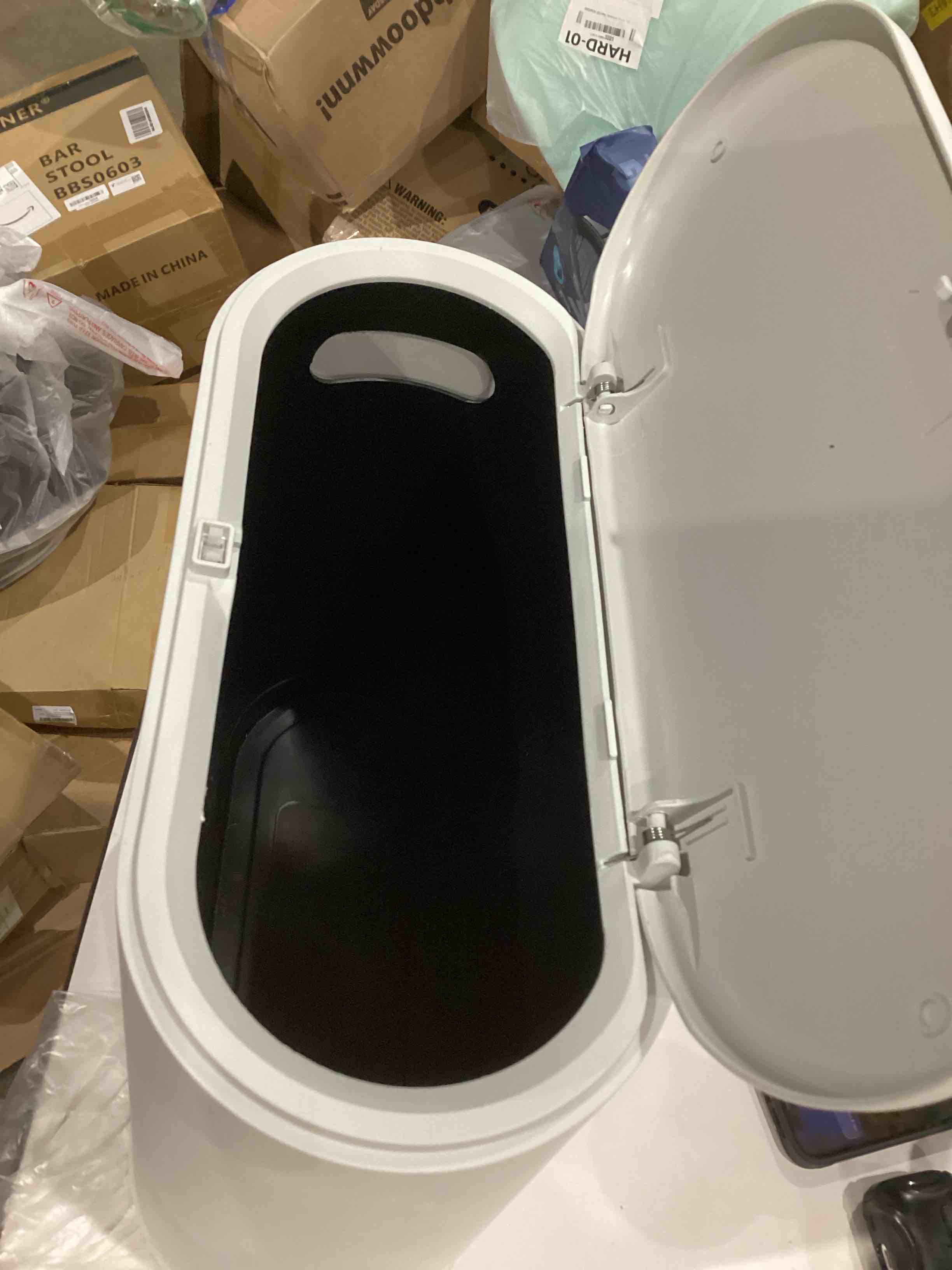 https://s3.amazonaws.com/lotting-images-prod/bidfta/TEA1968685_1760720894217.jpeg