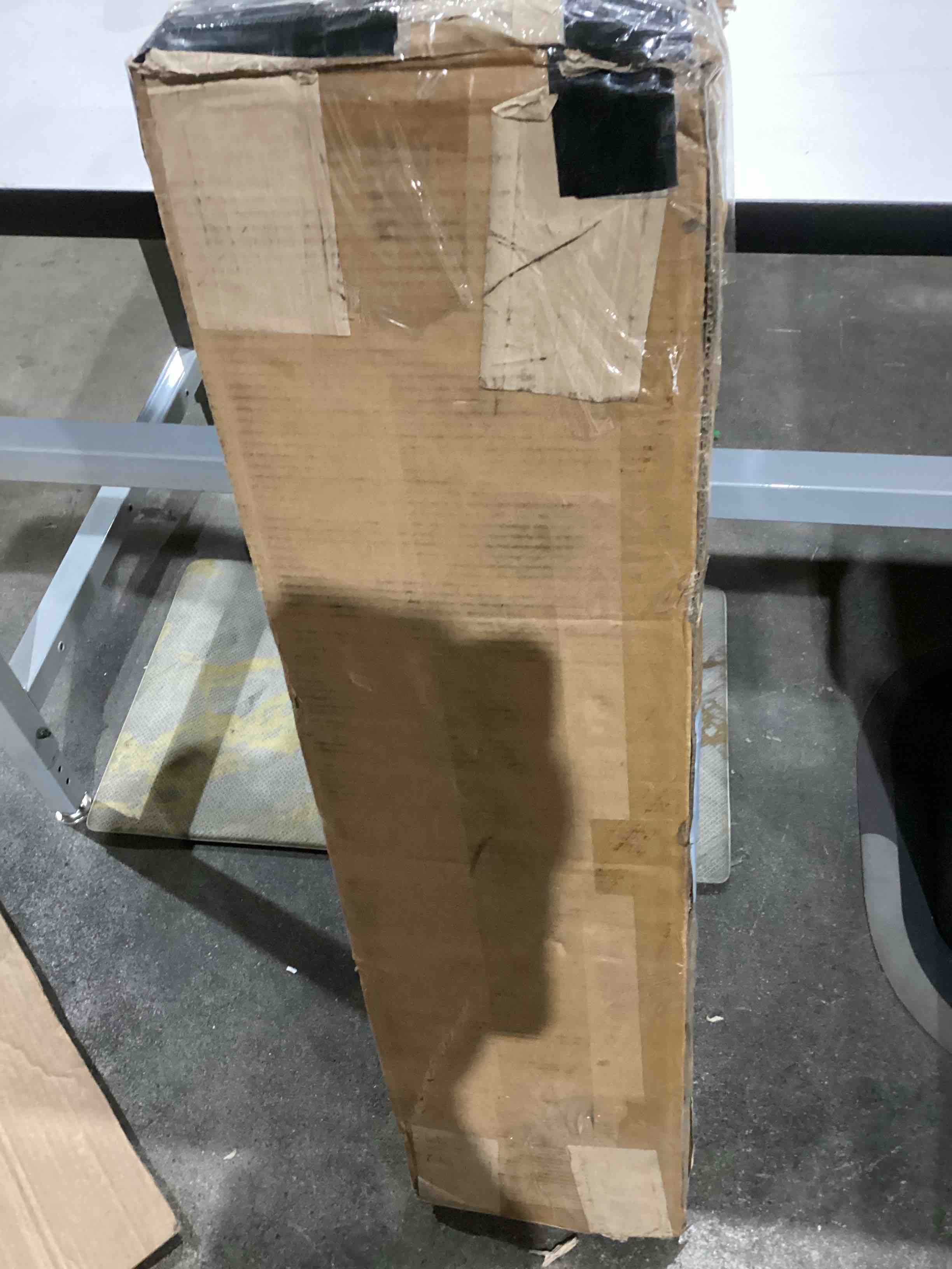 https://s3.amazonaws.com/lotting-images-prod/bidfta/TEA1968703_1760791349631.jpeg