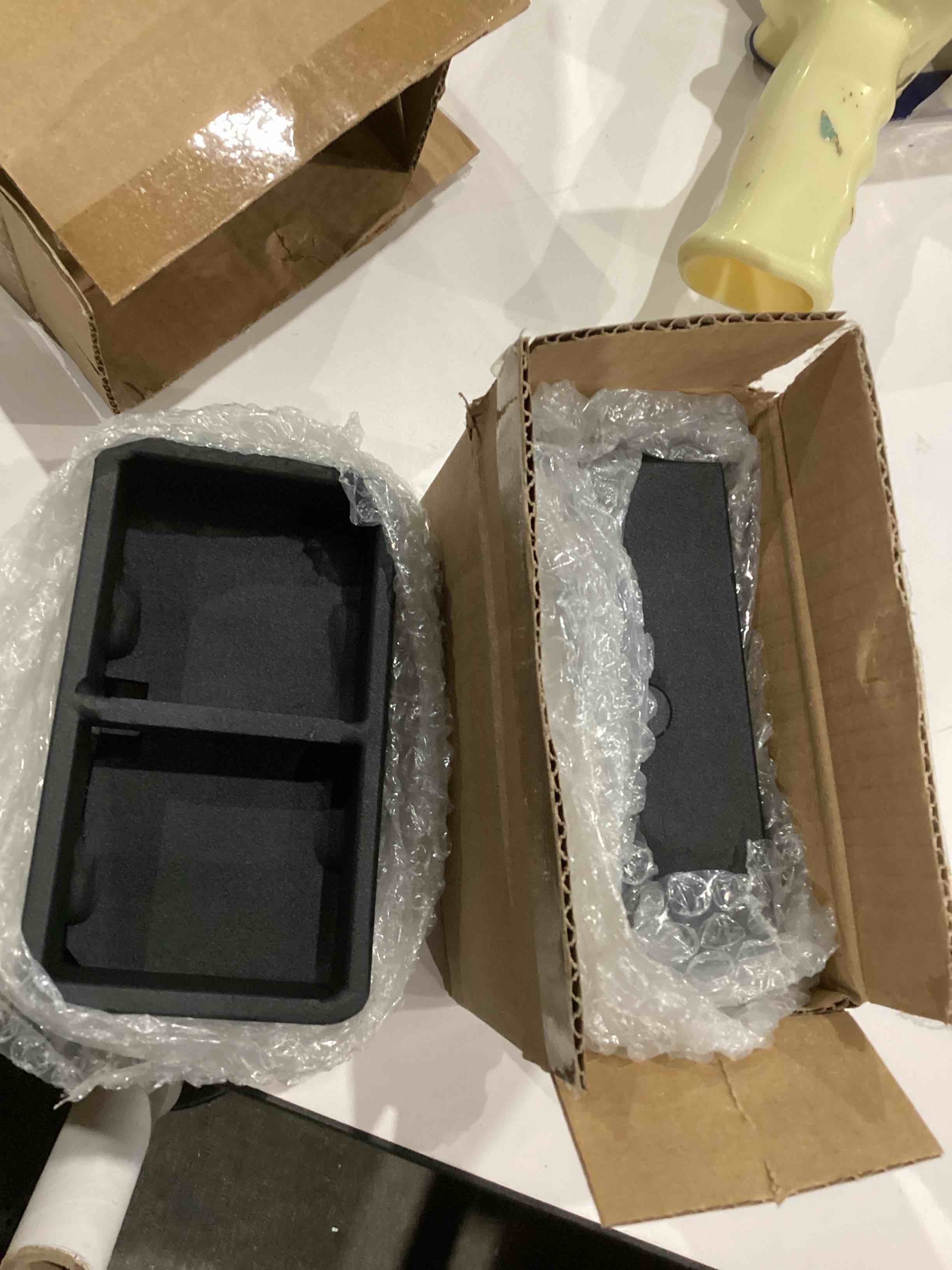 https://s3.amazonaws.com/lotting-images-prod/bidfta/TEA1968708_1760793750245.jpeg