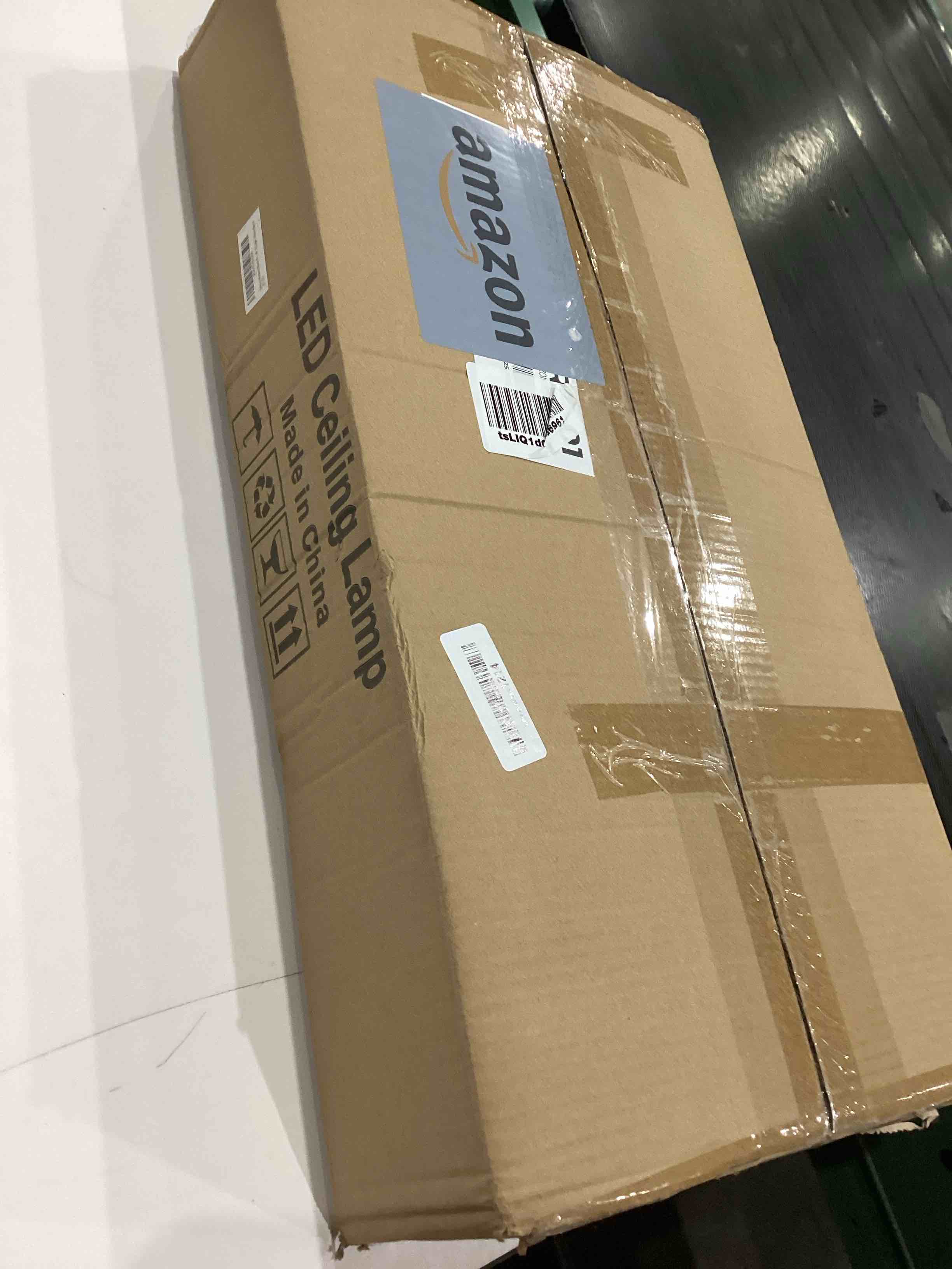 https://s3.amazonaws.com/lotting-images-prod/bidfta/TEA1968748_1760959442696.jpeg