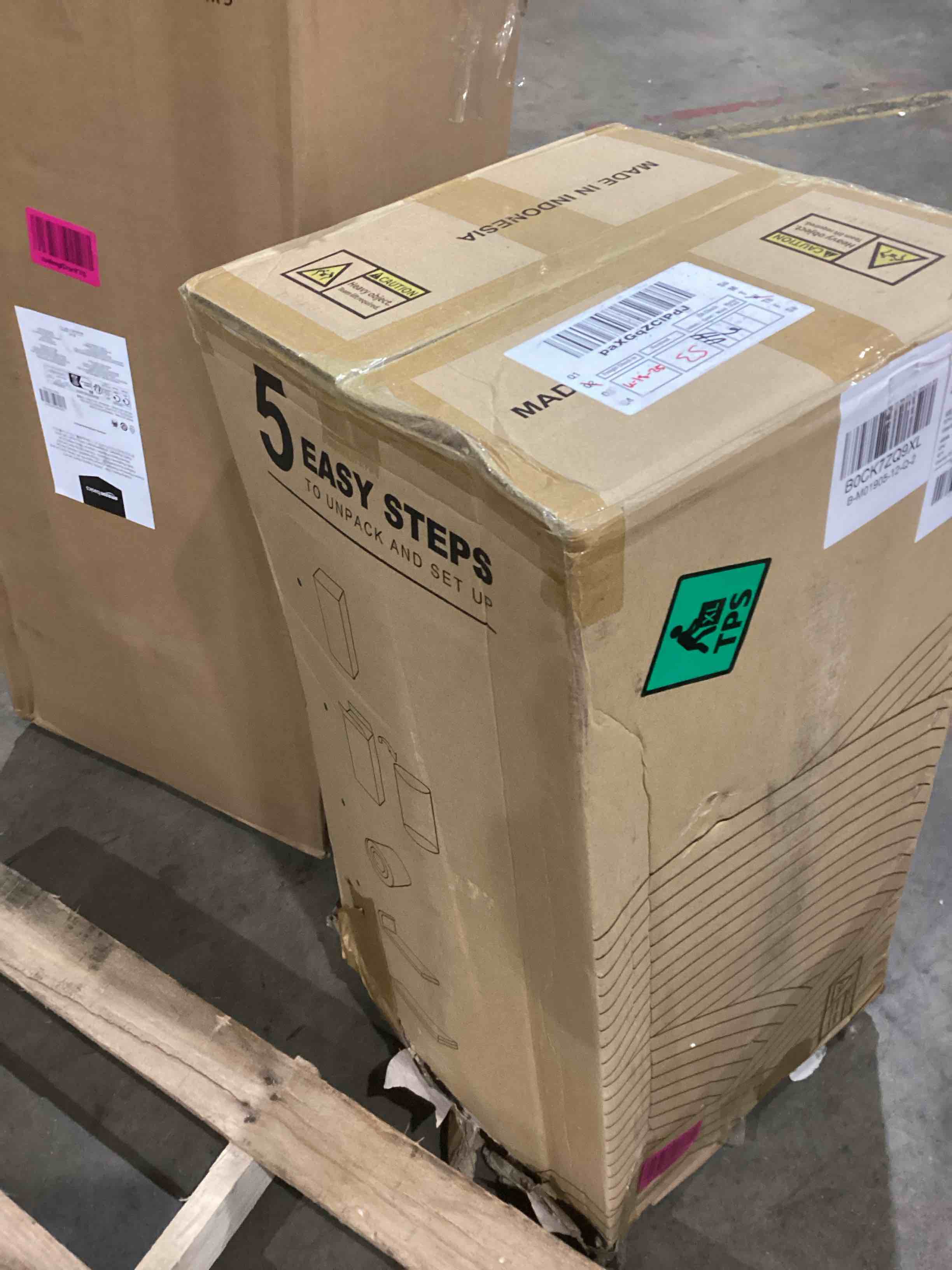 https://s3.amazonaws.com/lotting-images-prod/bidfta/TEA1968769_1760970928980.jpeg