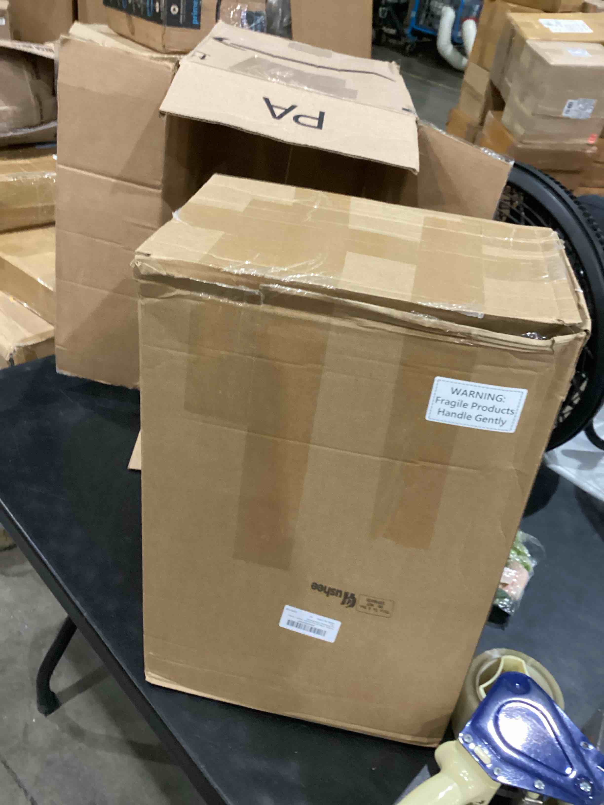 https://s3.amazonaws.com/lotting-images-prod/bidfta/TEA1987063_1757677580138.jpeg