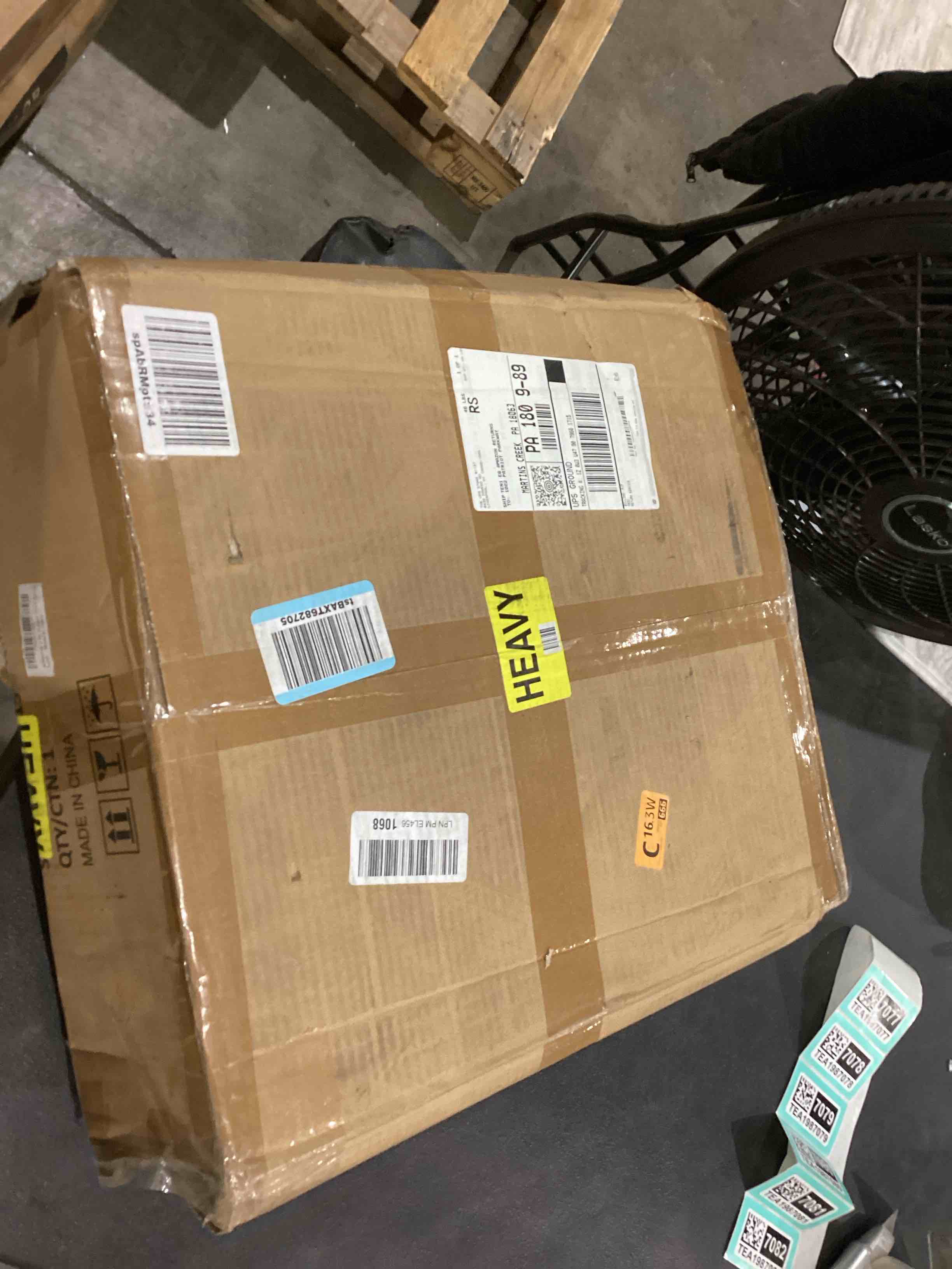 https://s3.amazonaws.com/lotting-images-prod/bidfta/TEA1987077_1757681149337.jpeg