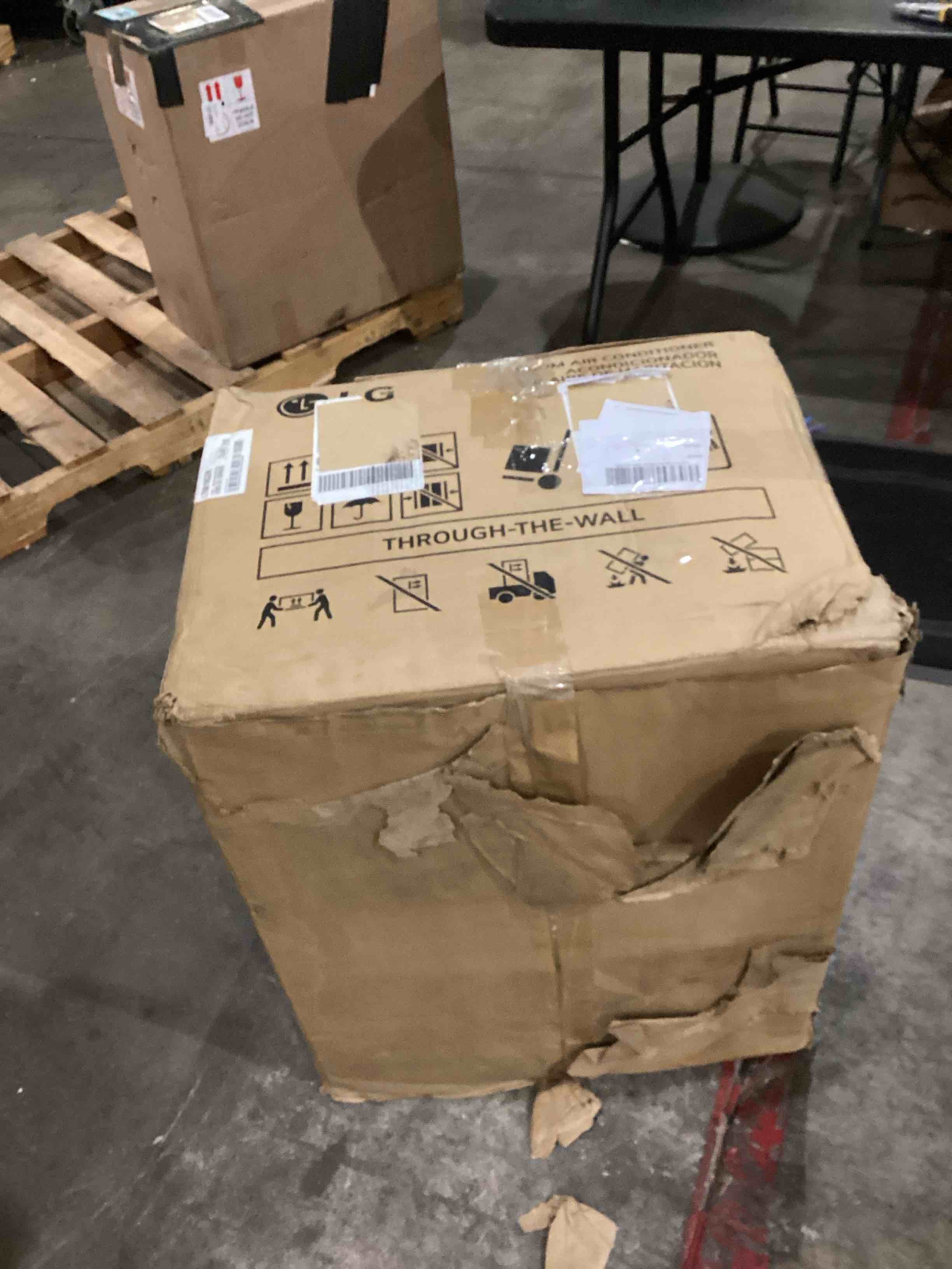 https://s3.amazonaws.com/lotting-images-prod/bidfta/TEA1987224_1758021590994.jpeg